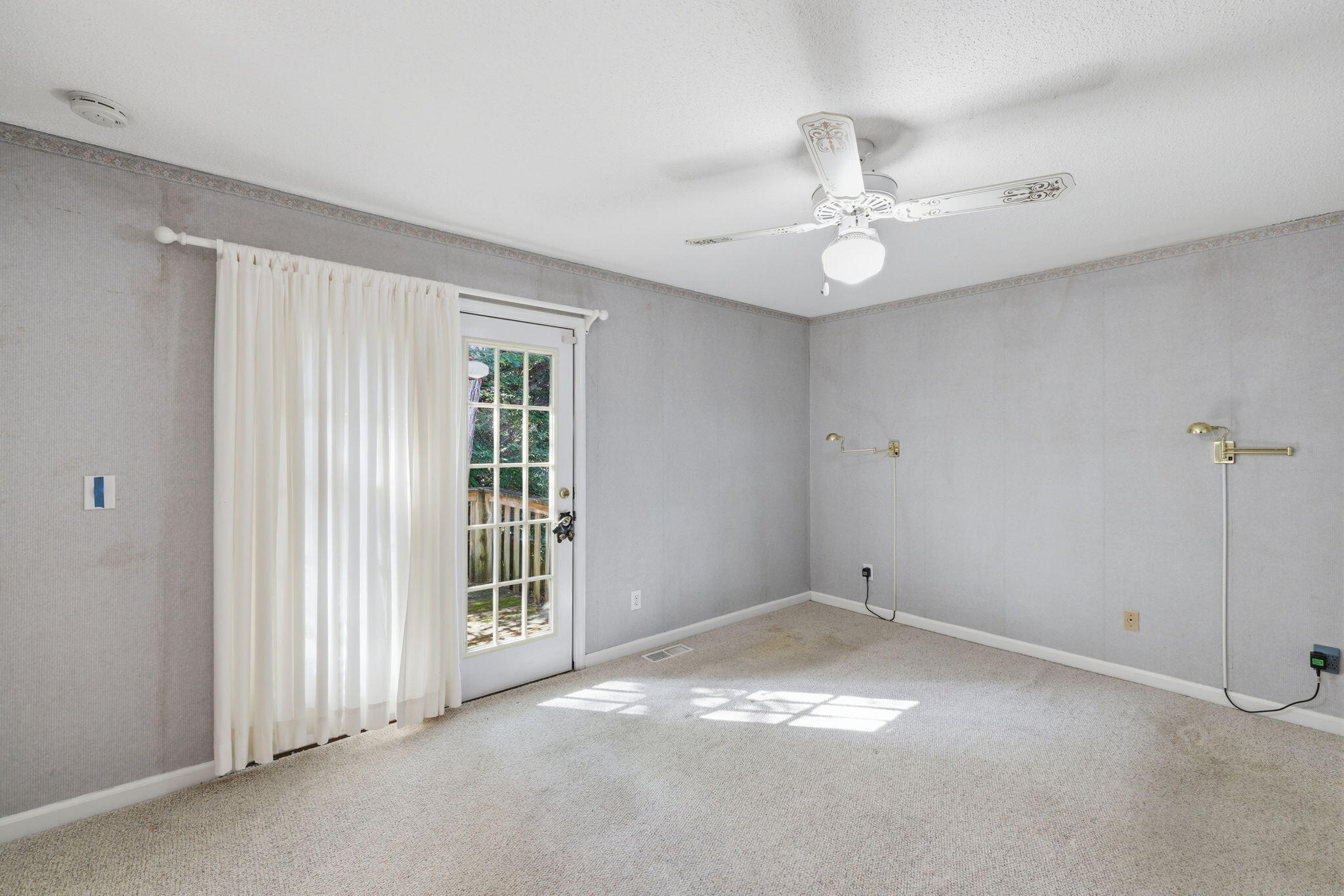 988 Stone Crest Circle