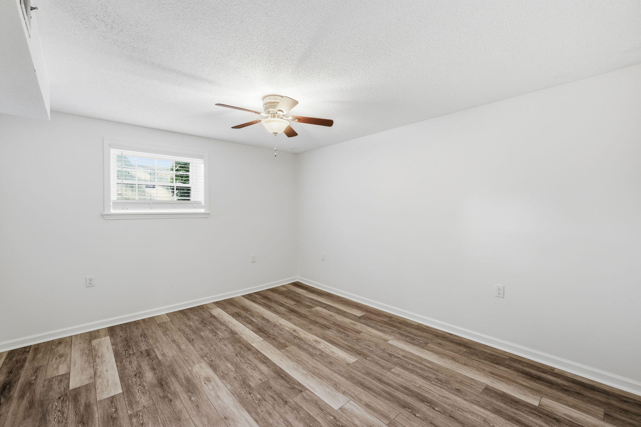 988 Stone Crest Circle