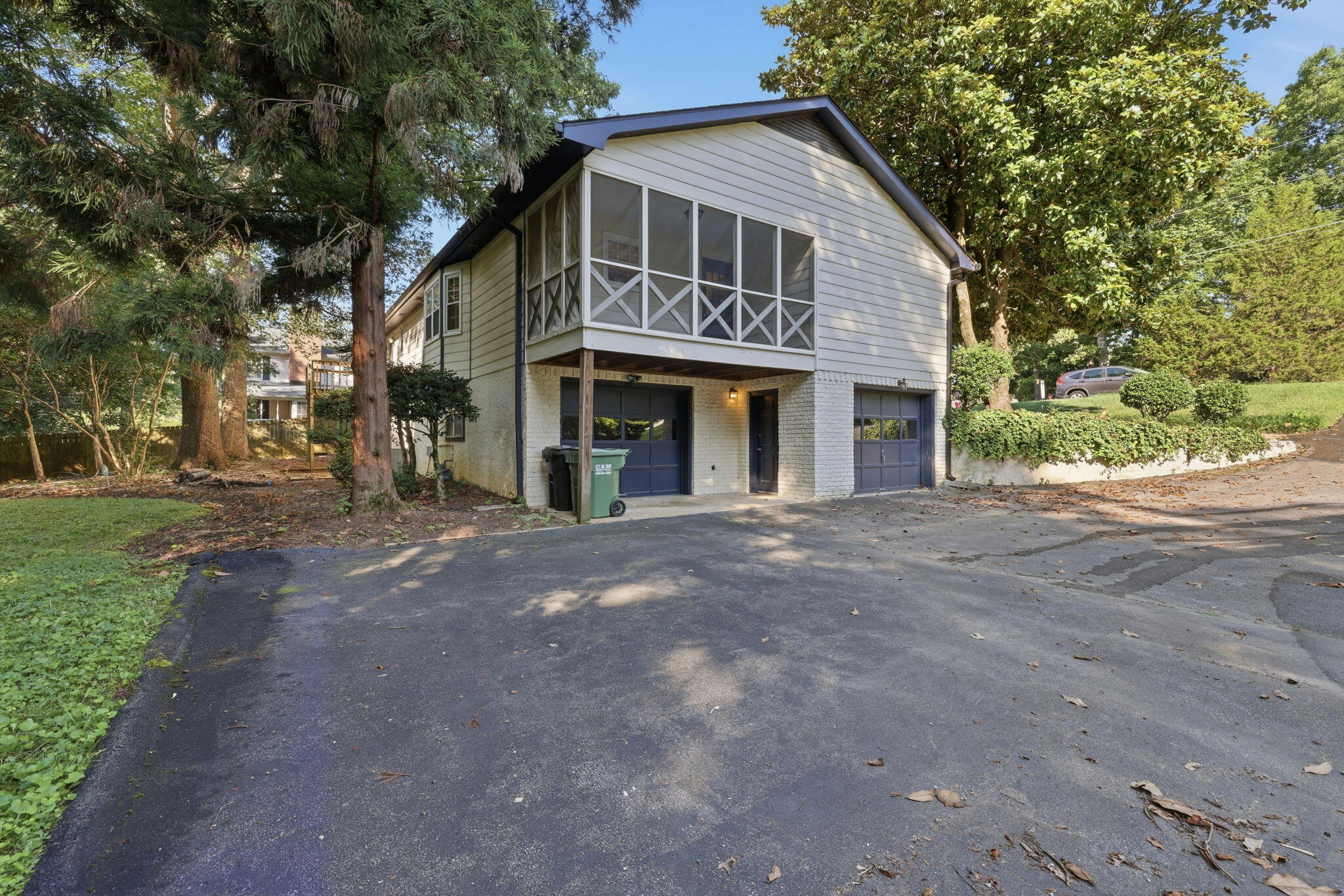 988 Stone Crest Circle