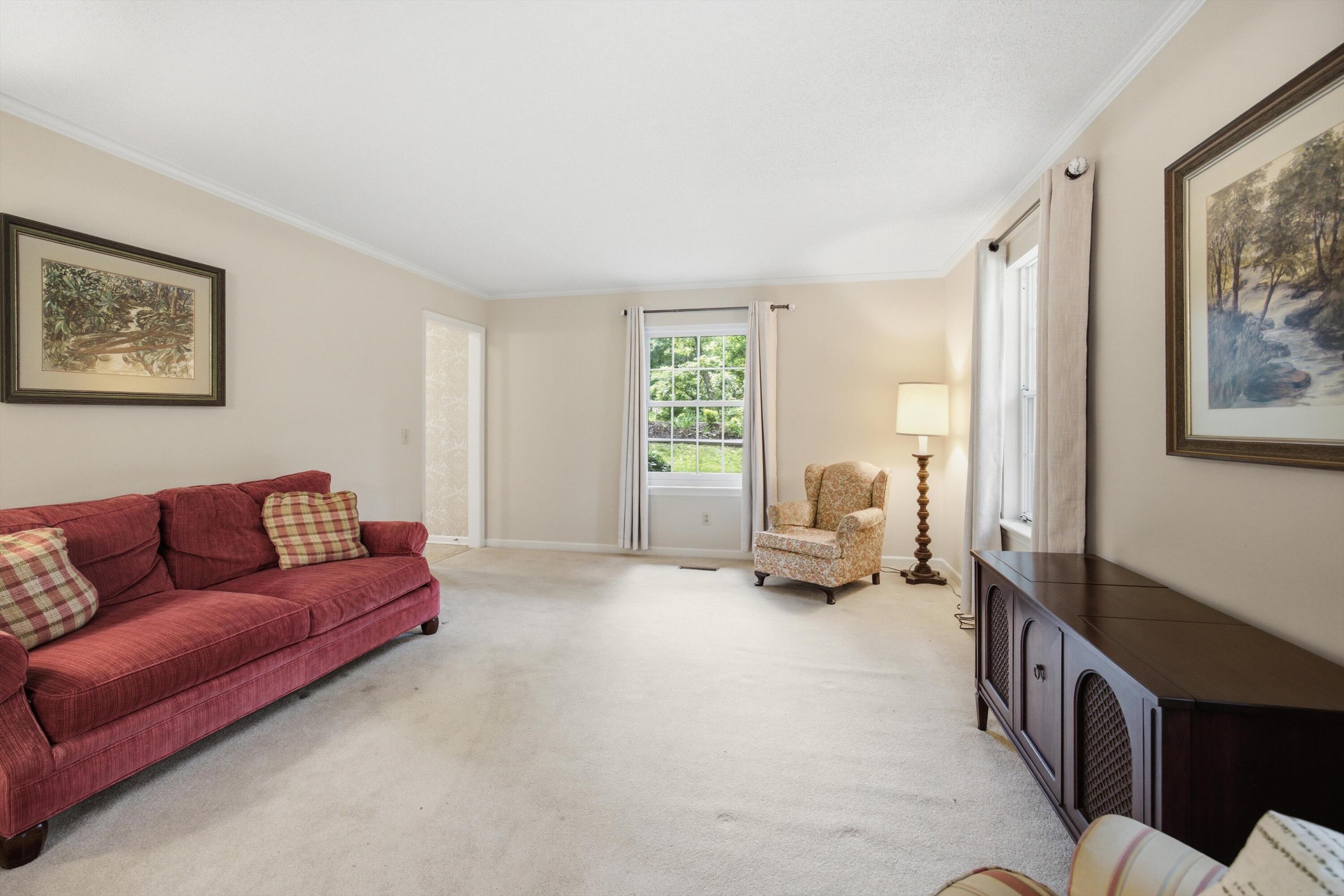 914 Glamis Circle