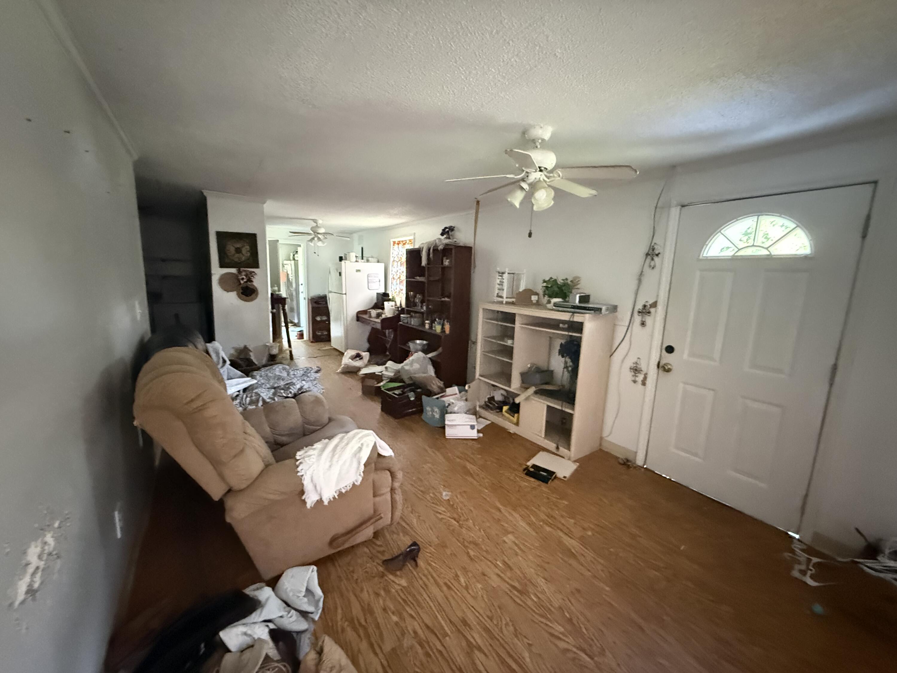 584 W State Line Road