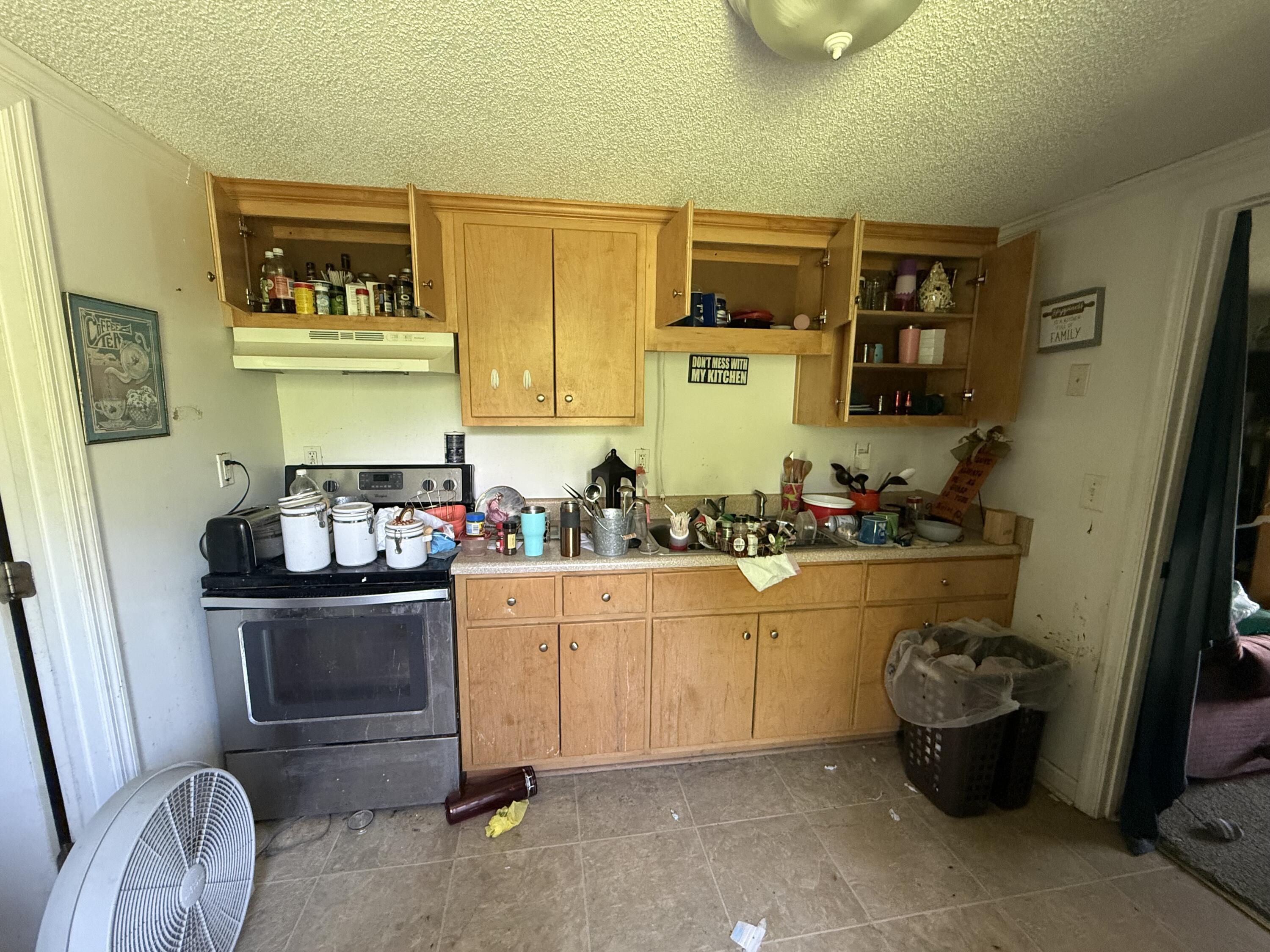 584 W State Line Road