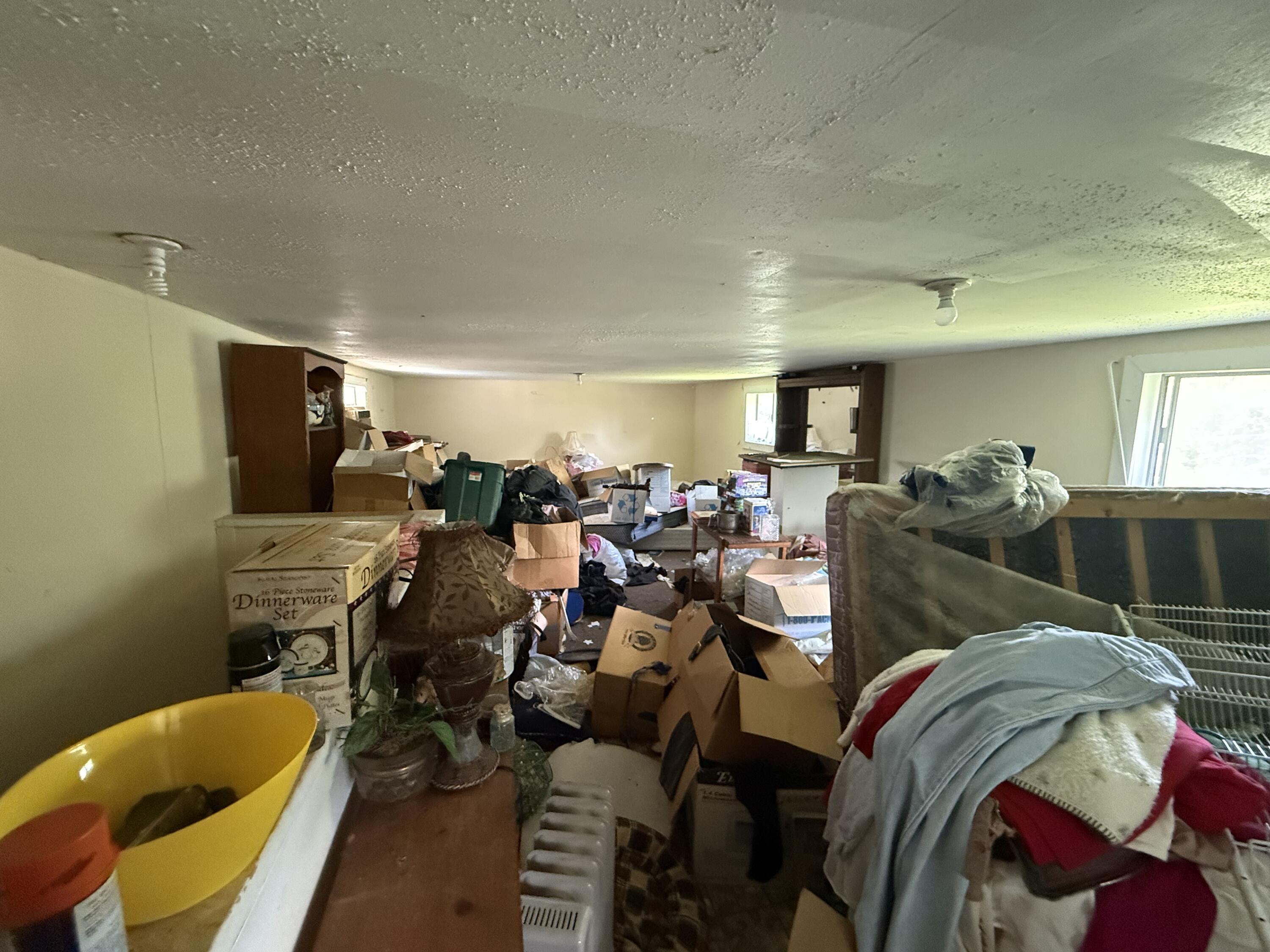 584 W State Line Road