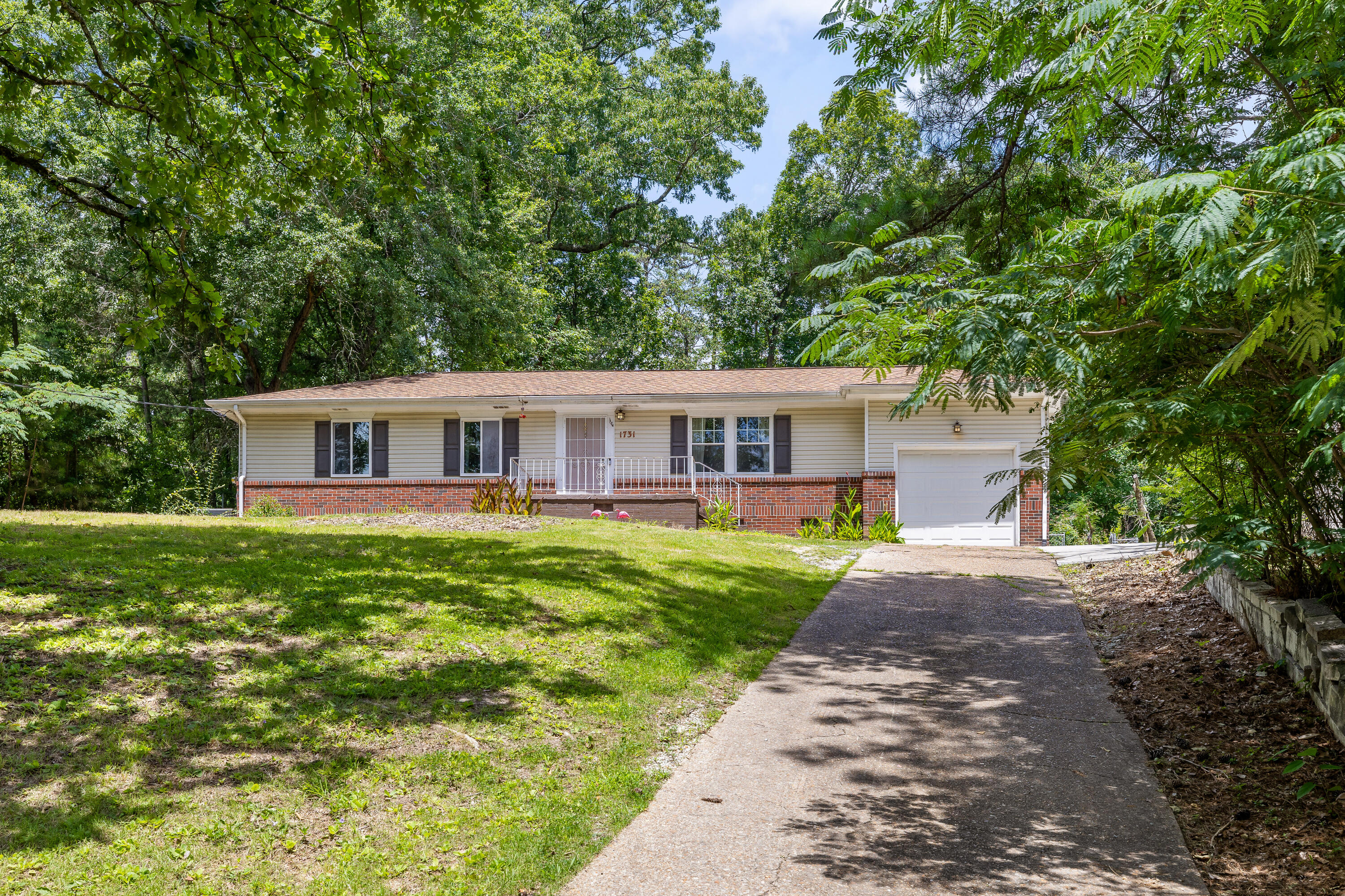 1731 Jeanaga Trail