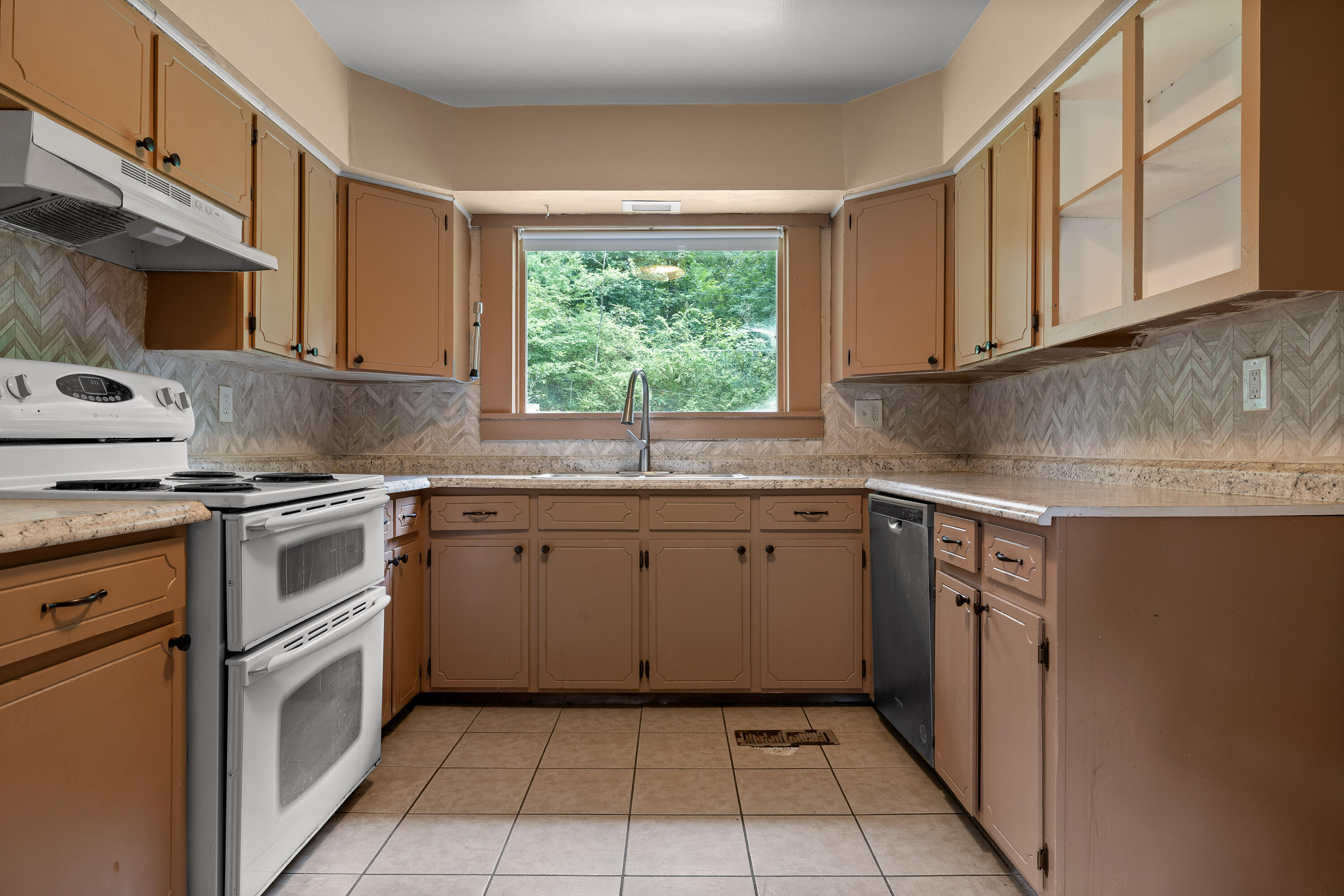 1731 Jeanaga Trail