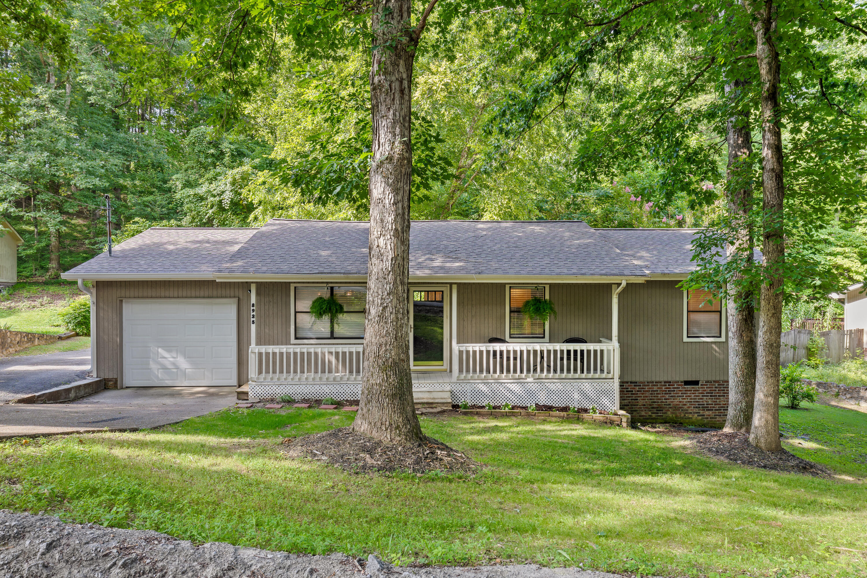 8925 E Ridge Trail Road