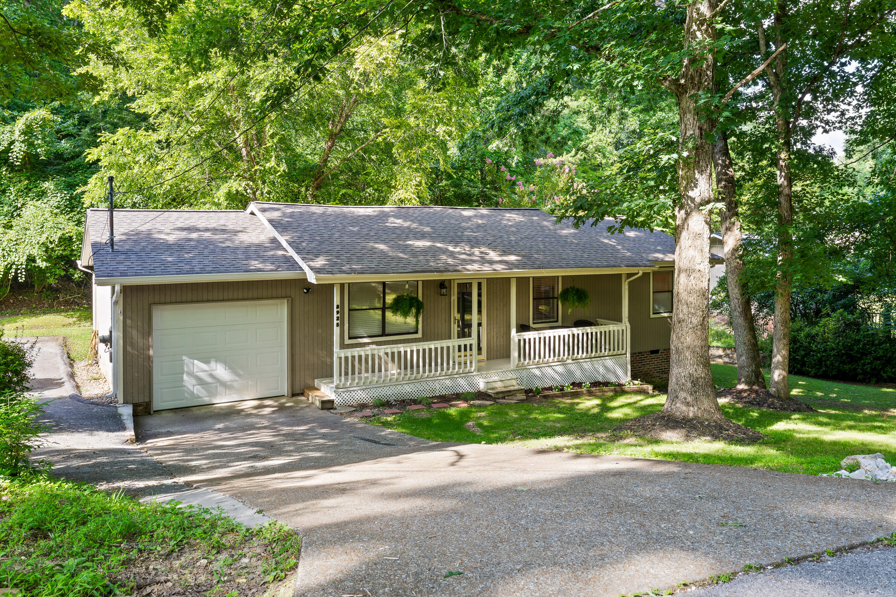 8925 E Ridge Trail Road