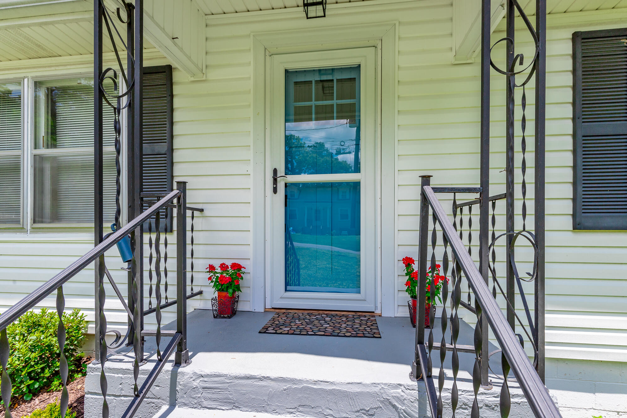 10061 Central Drive