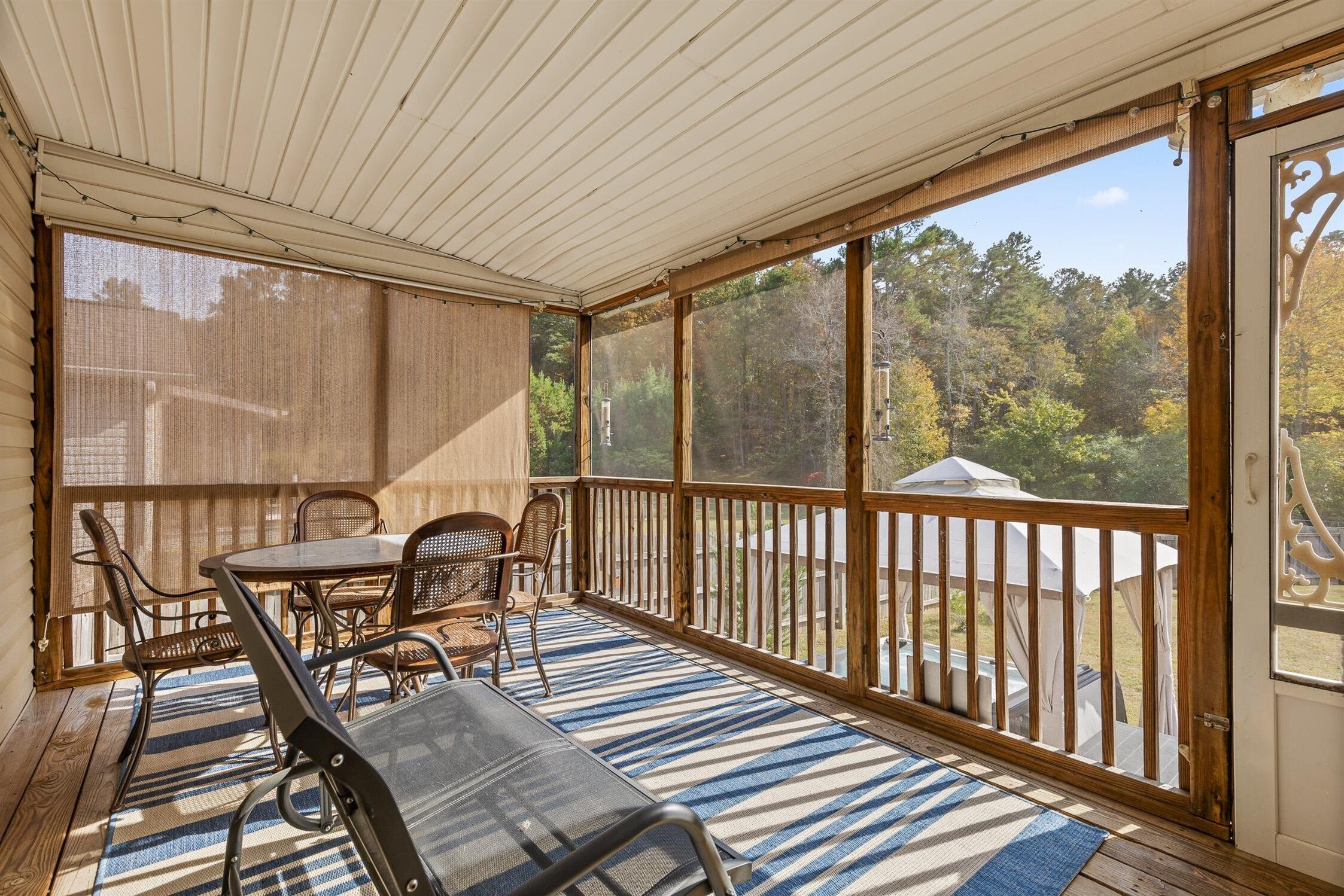 7006 Maple Leaf Lane