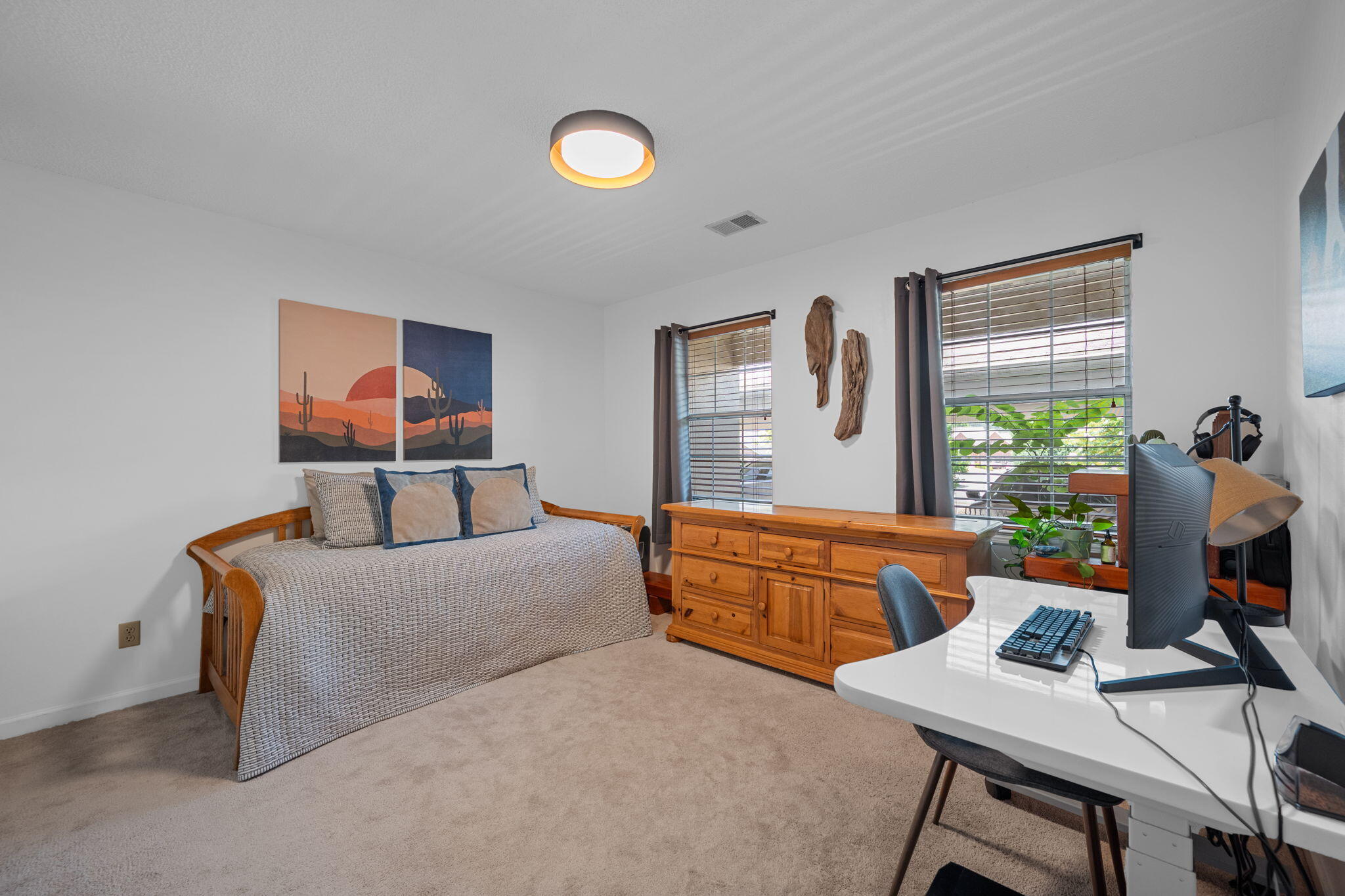 643 W View Road