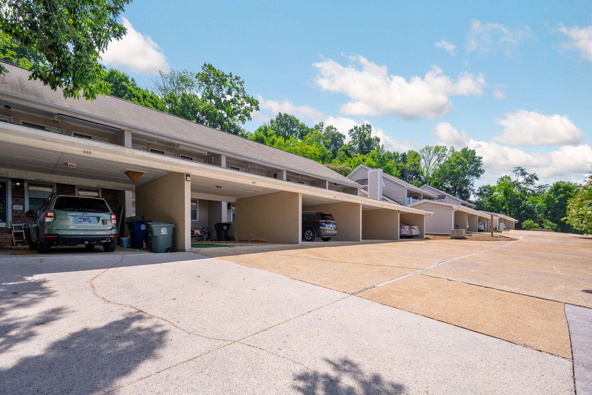 643 W View Road
