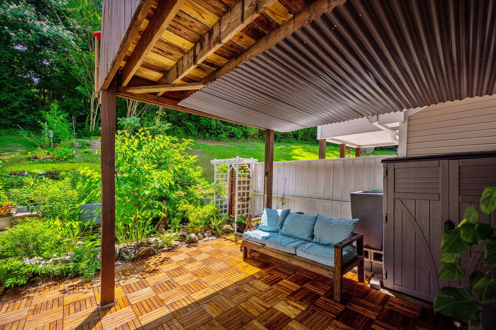 643 W View Road