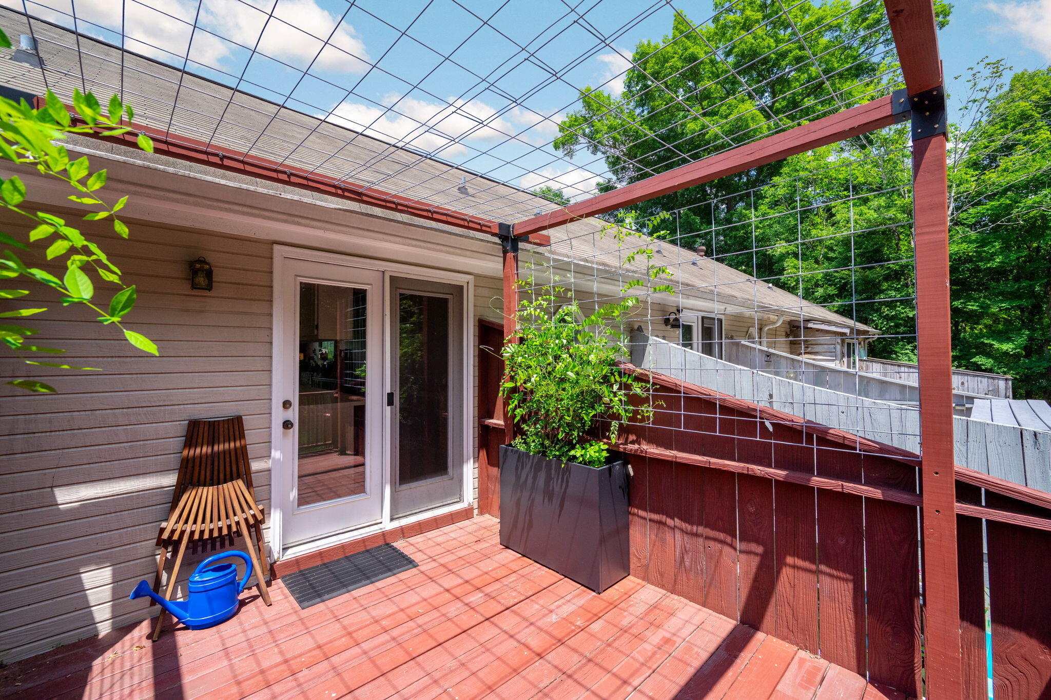 643 W View Road