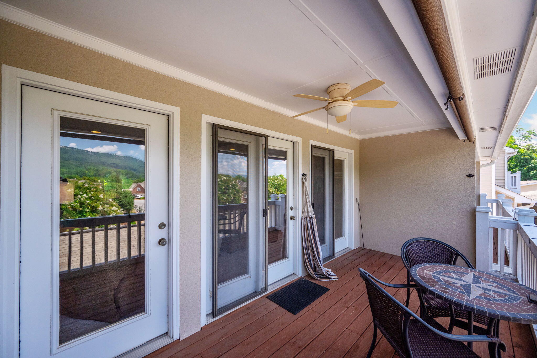 643 W View Road