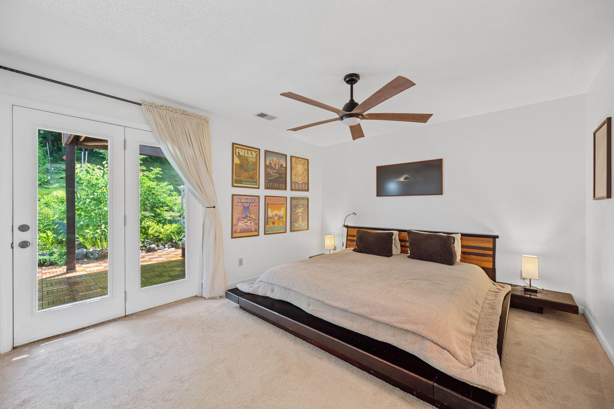 643 W View Road