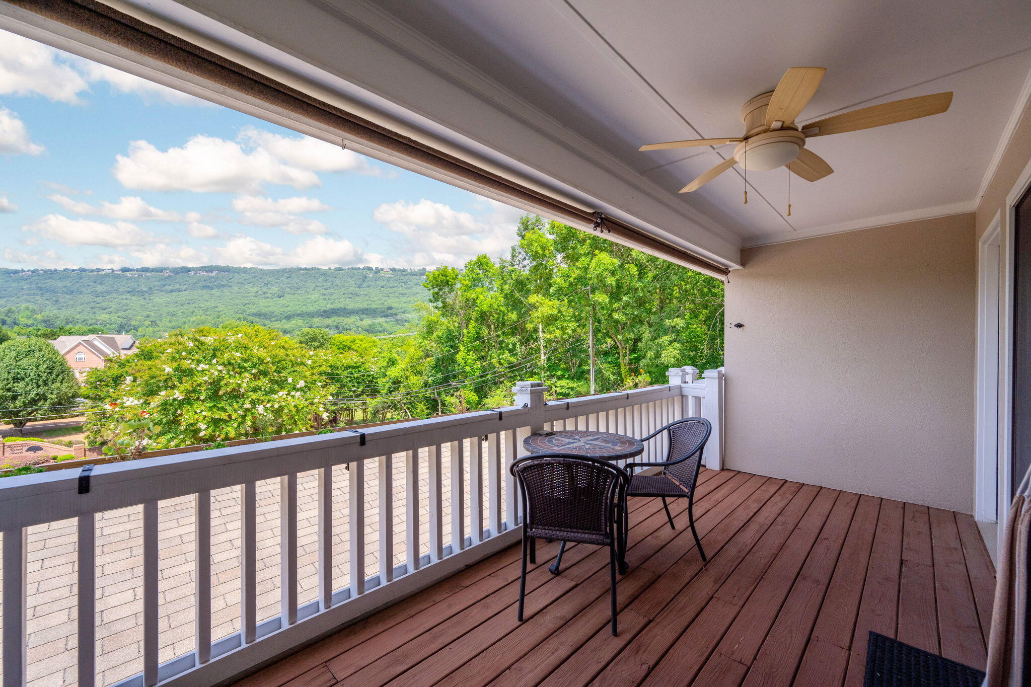 643 W View Road