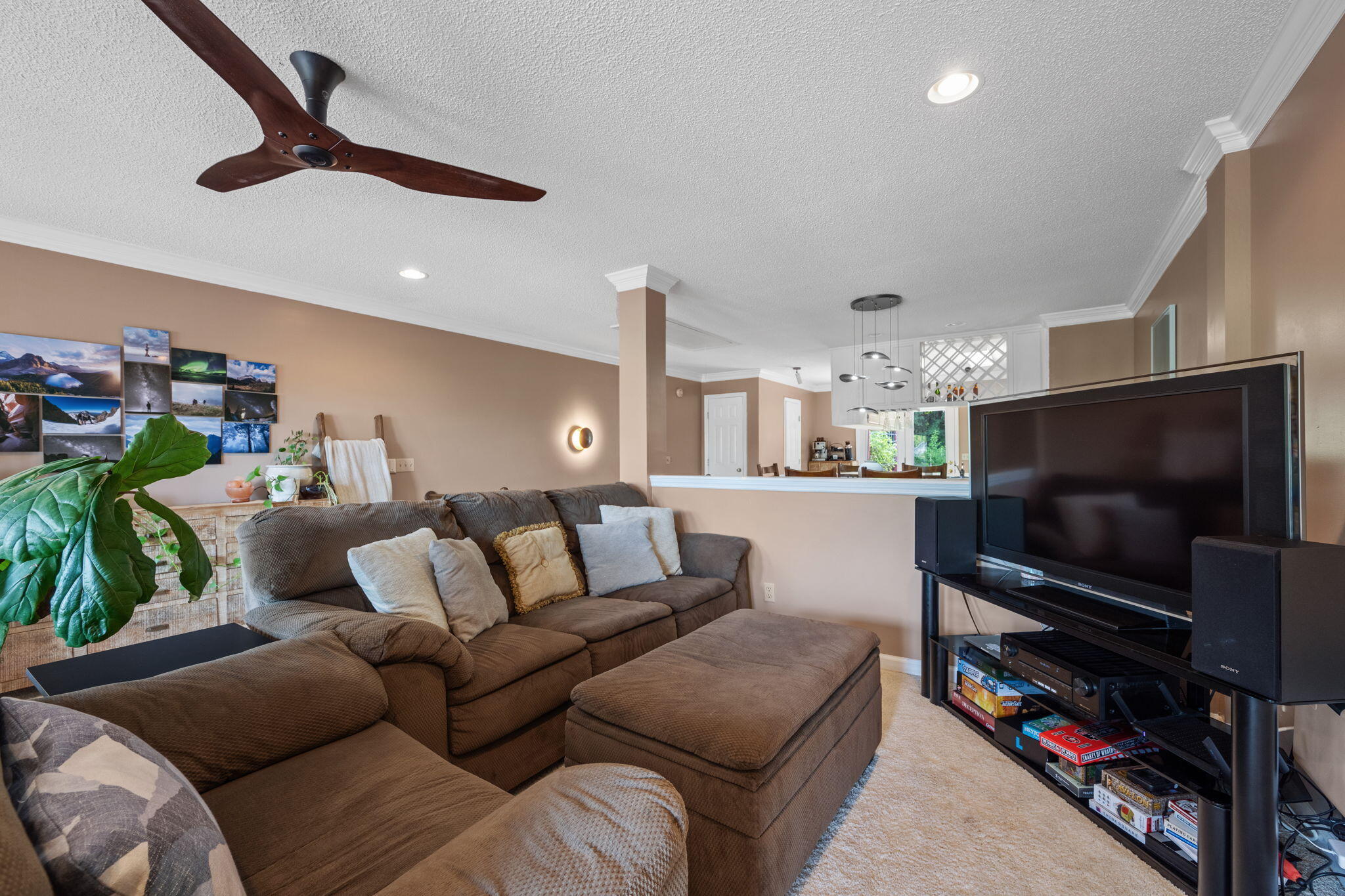 643 W View Road