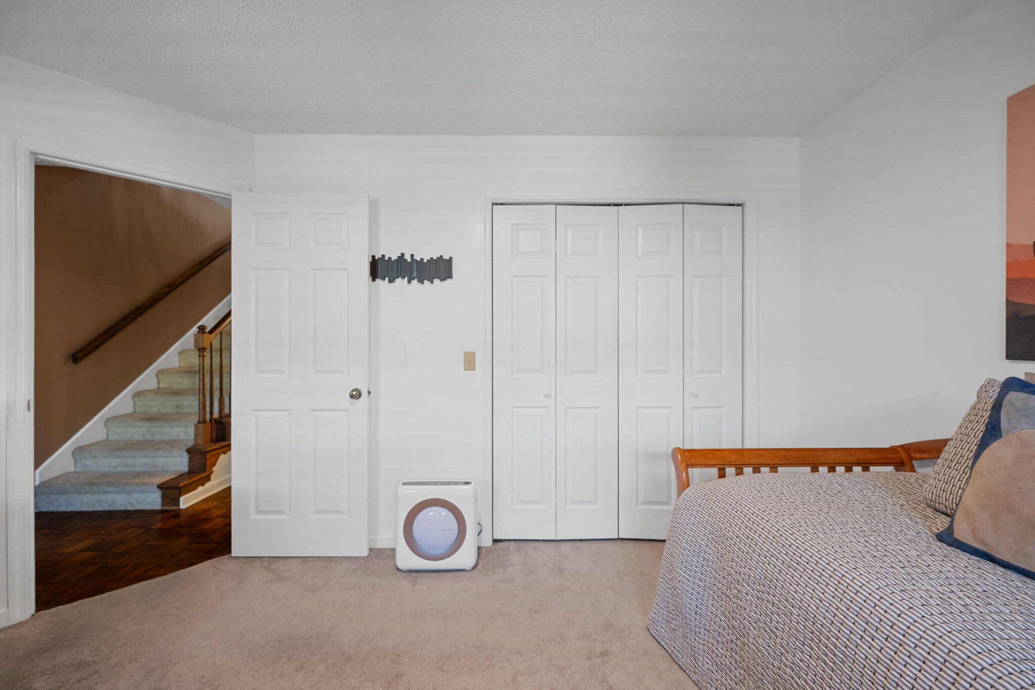 643 W View Road