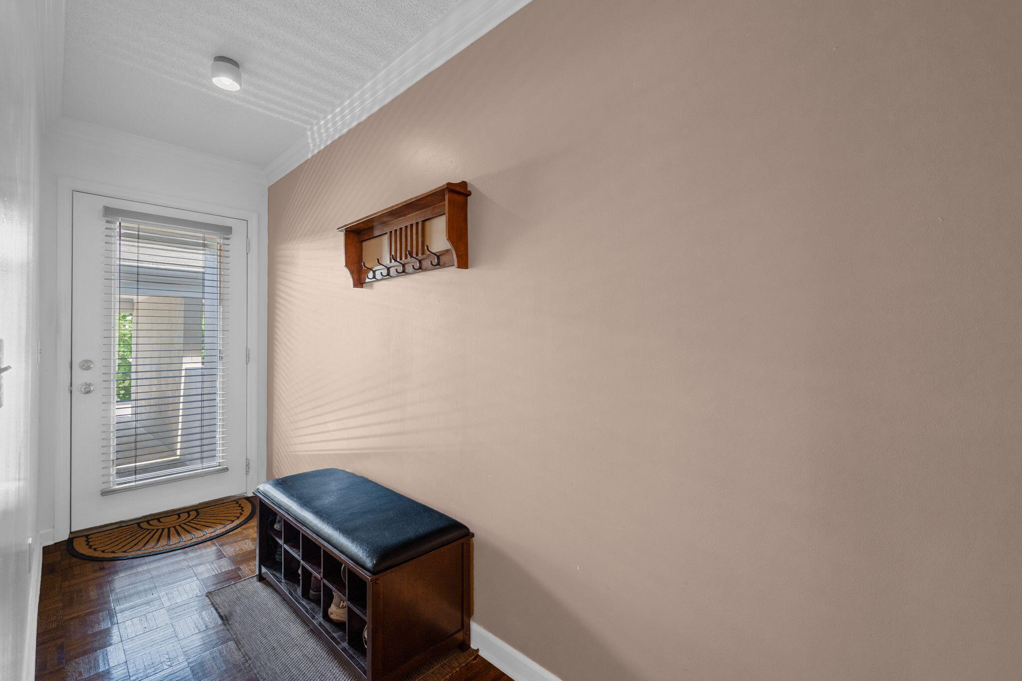 643 W View Road