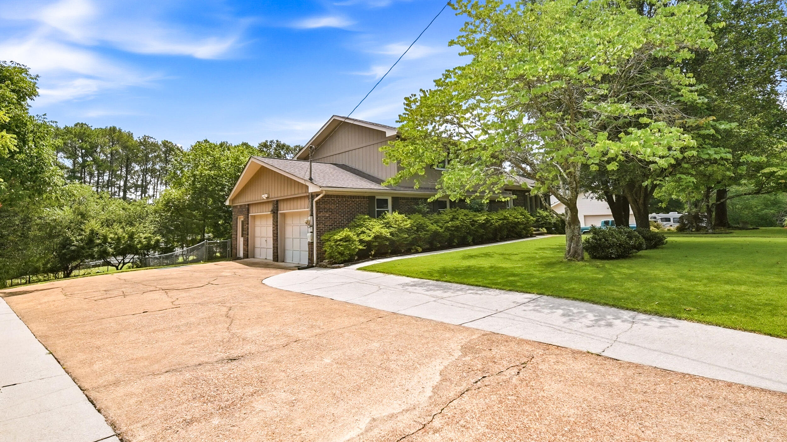 6700 Moss Lake Drive