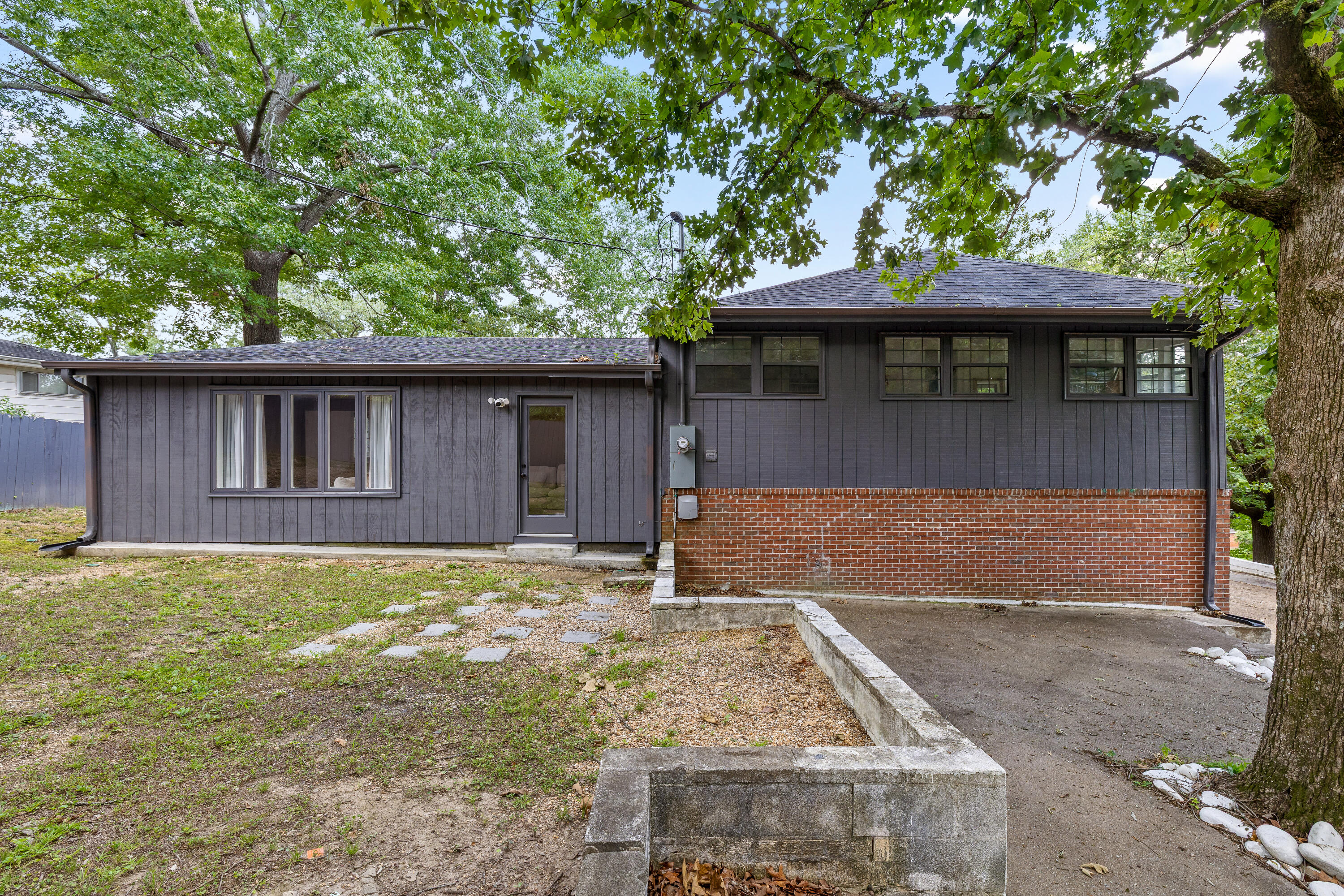3805 Rollingwood Drive