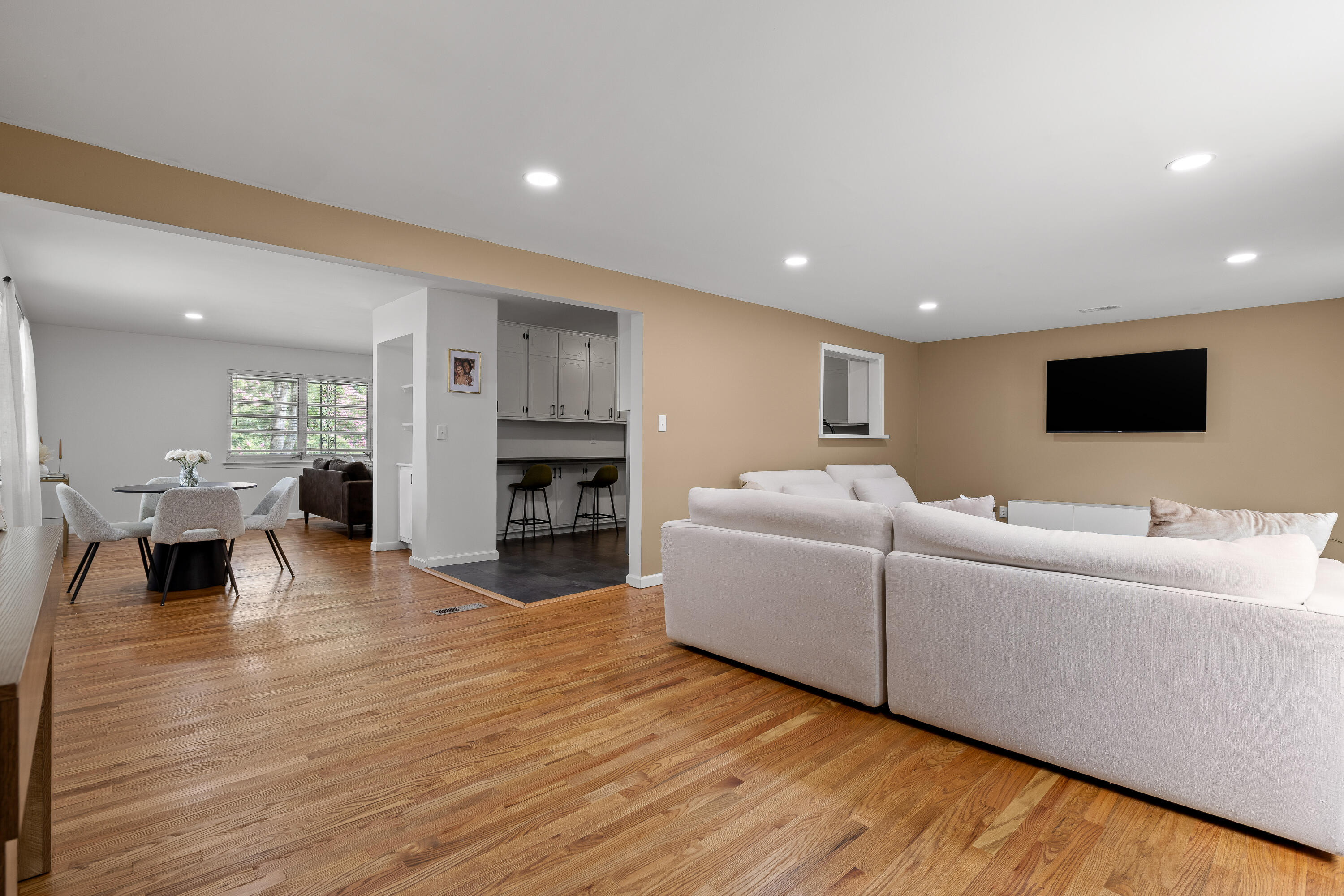 3805 Rollingwood Drive