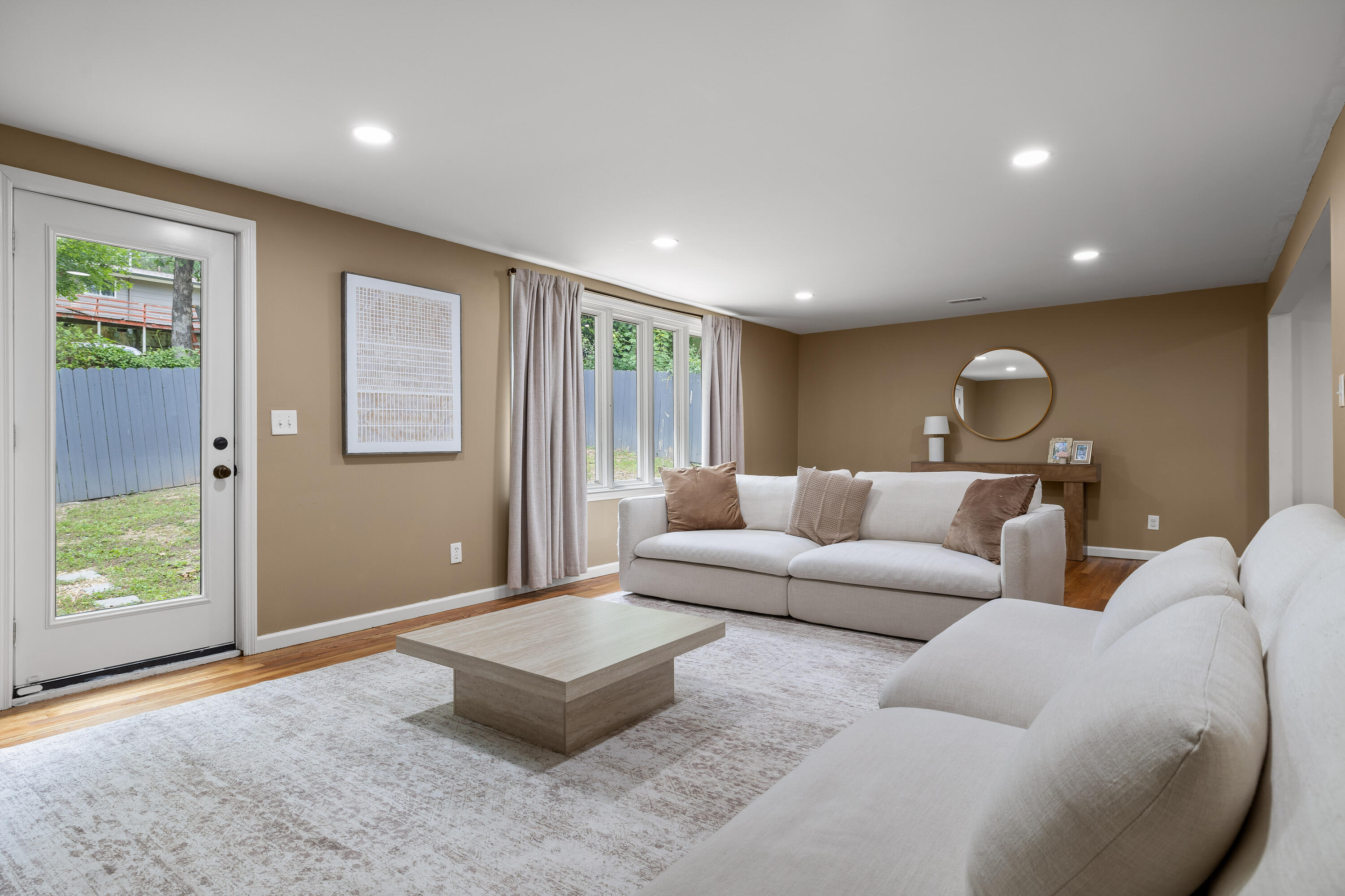 3805 Rollingwood Drive