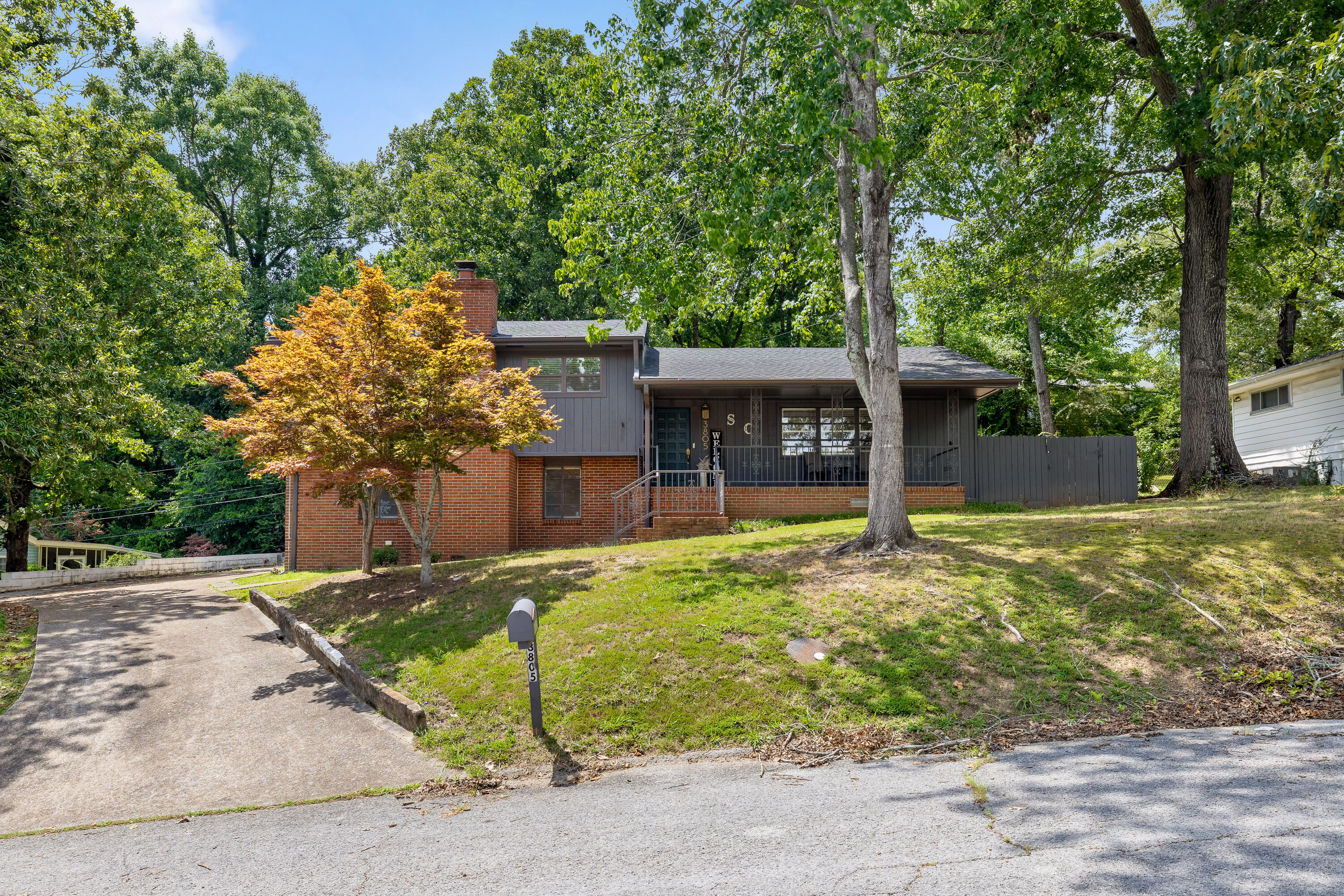 3805 Rollingwood Drive