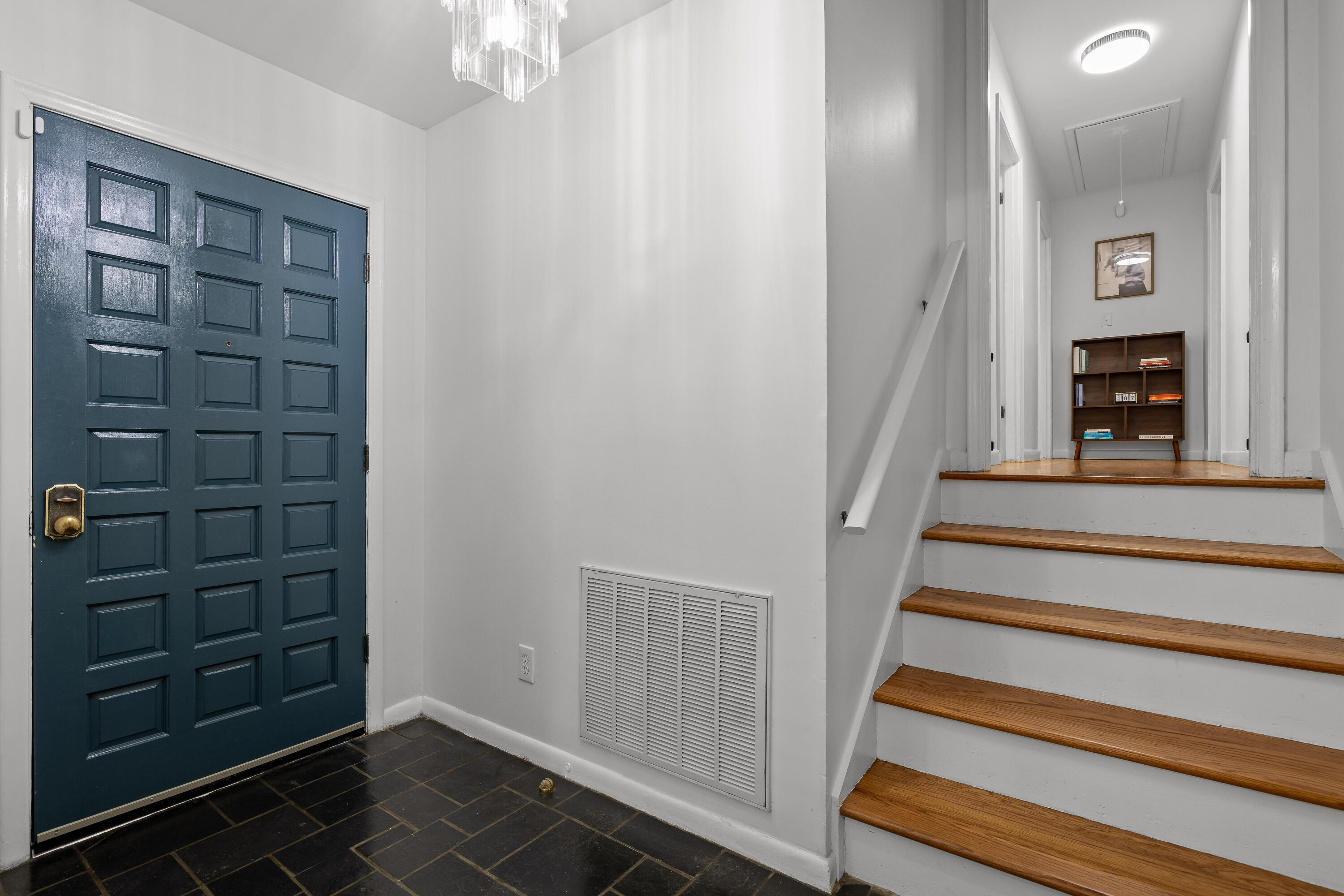 3805 Rollingwood Drive