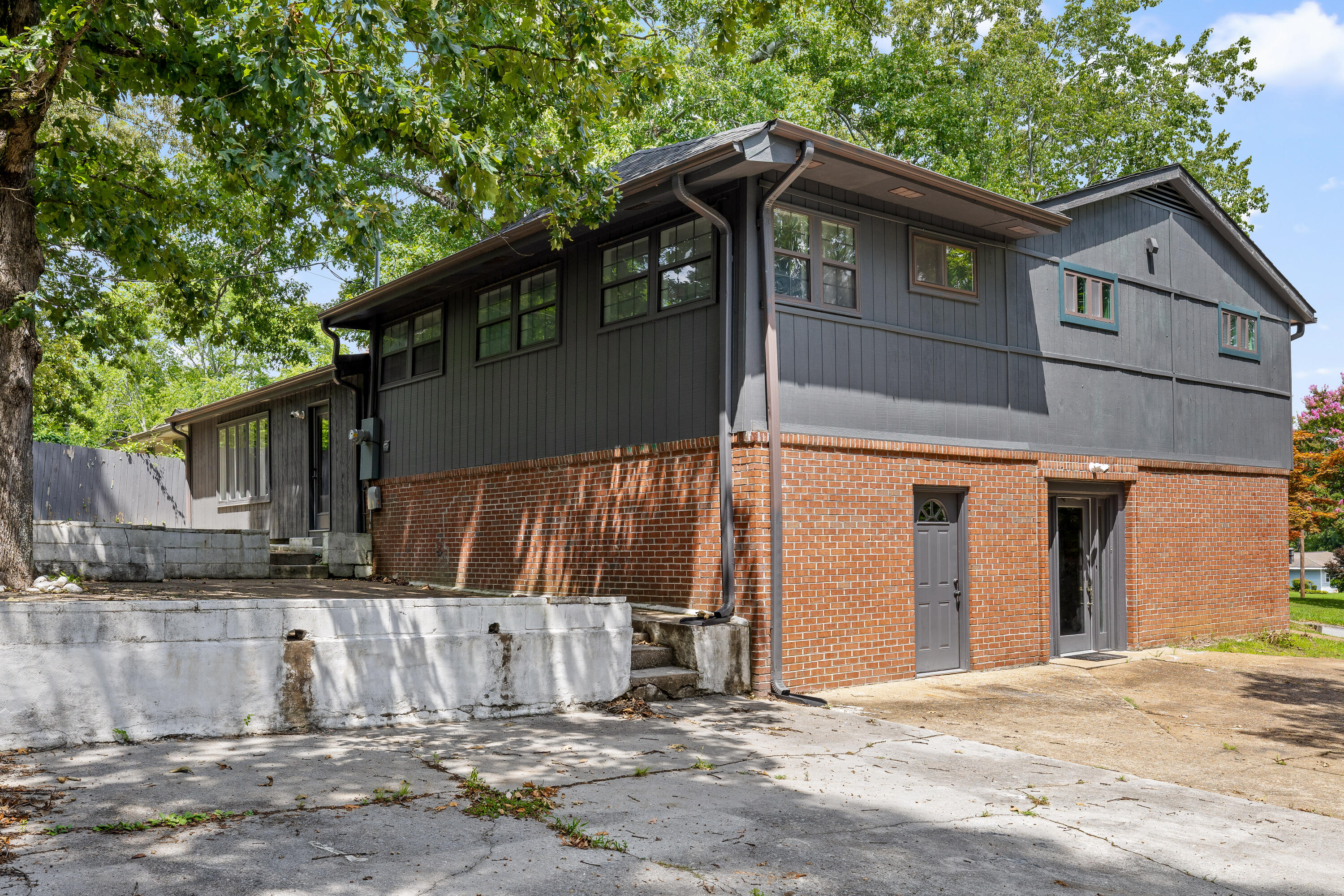 3805 Rollingwood Drive