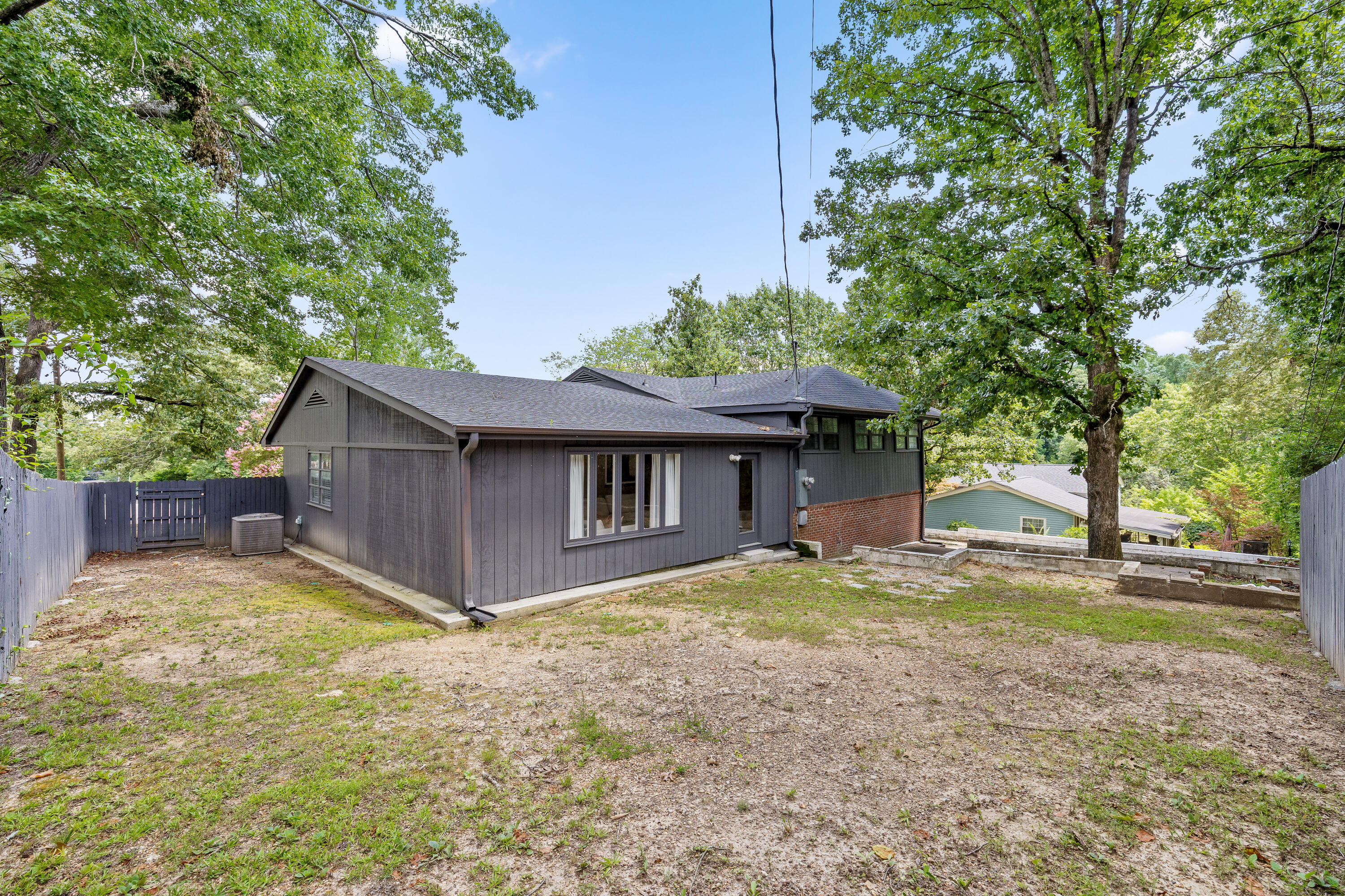 3805 Rollingwood Drive