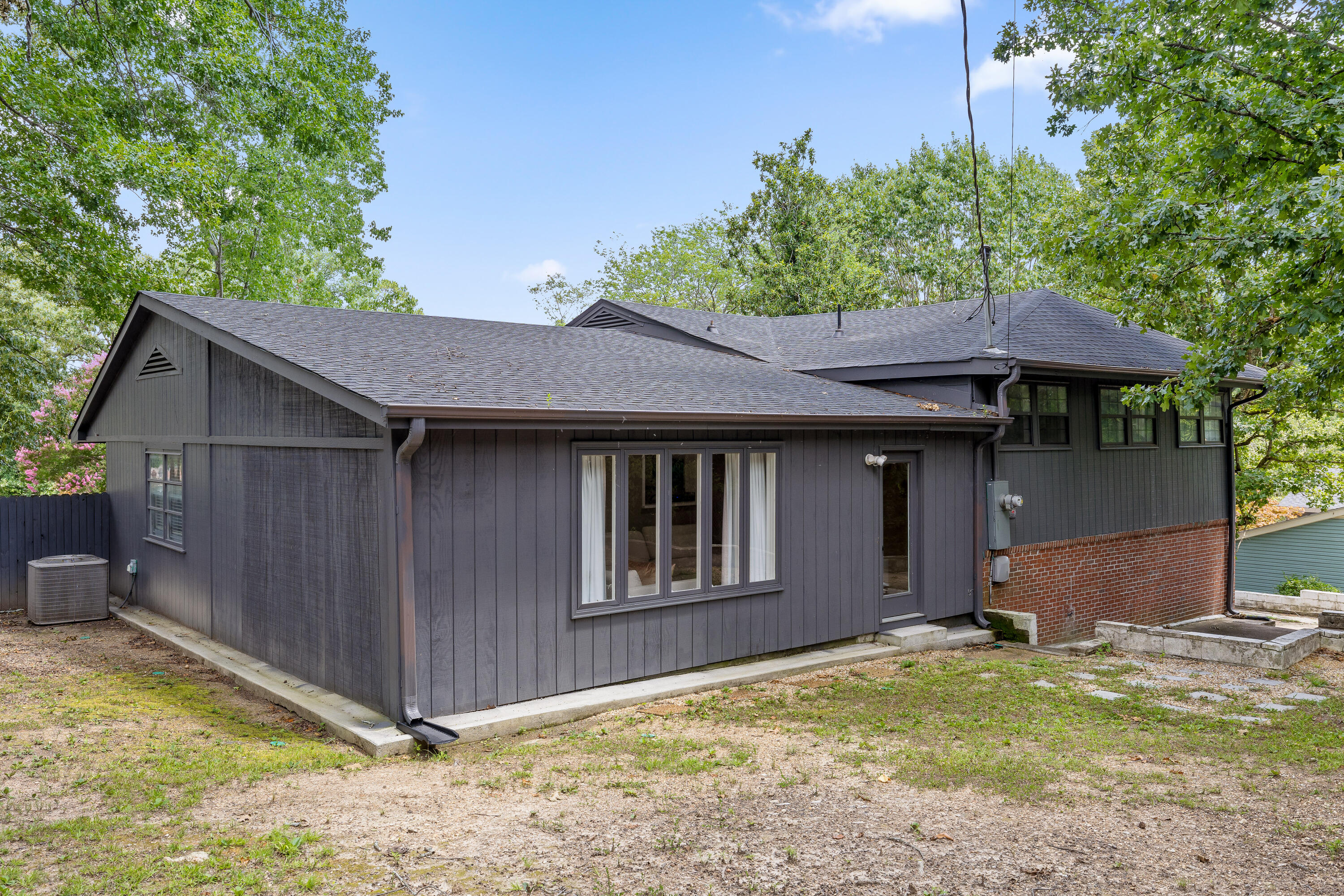 3805 Rollingwood Drive