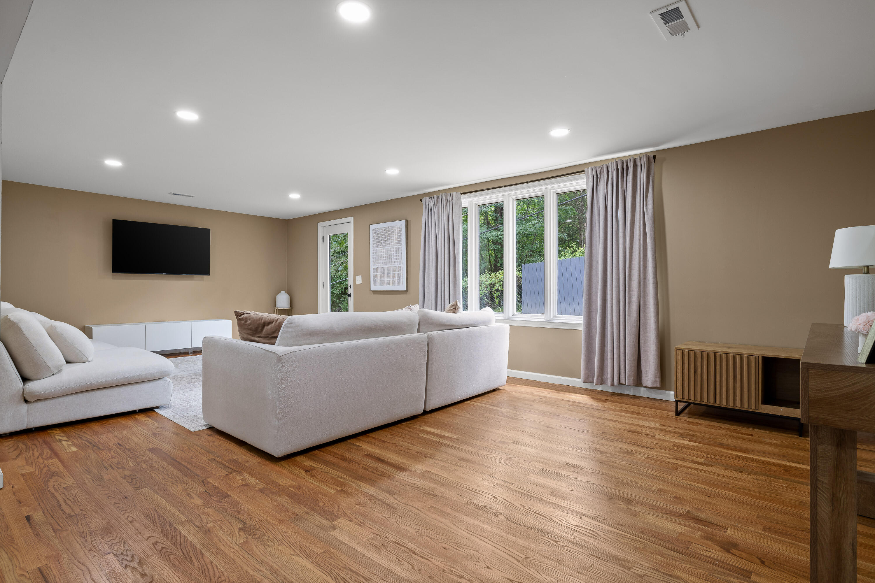 3805 Rollingwood Drive