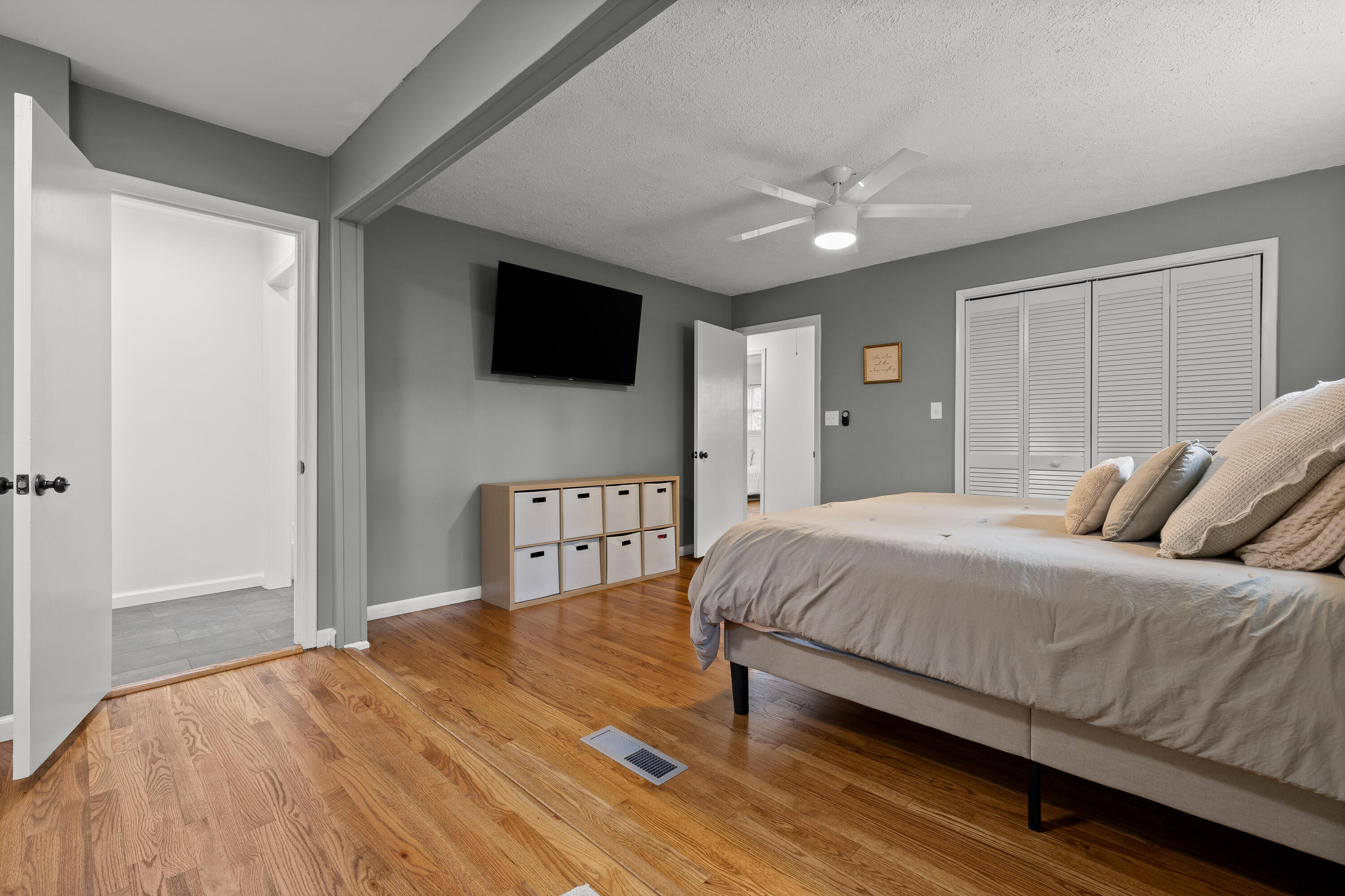 3805 Rollingwood Drive