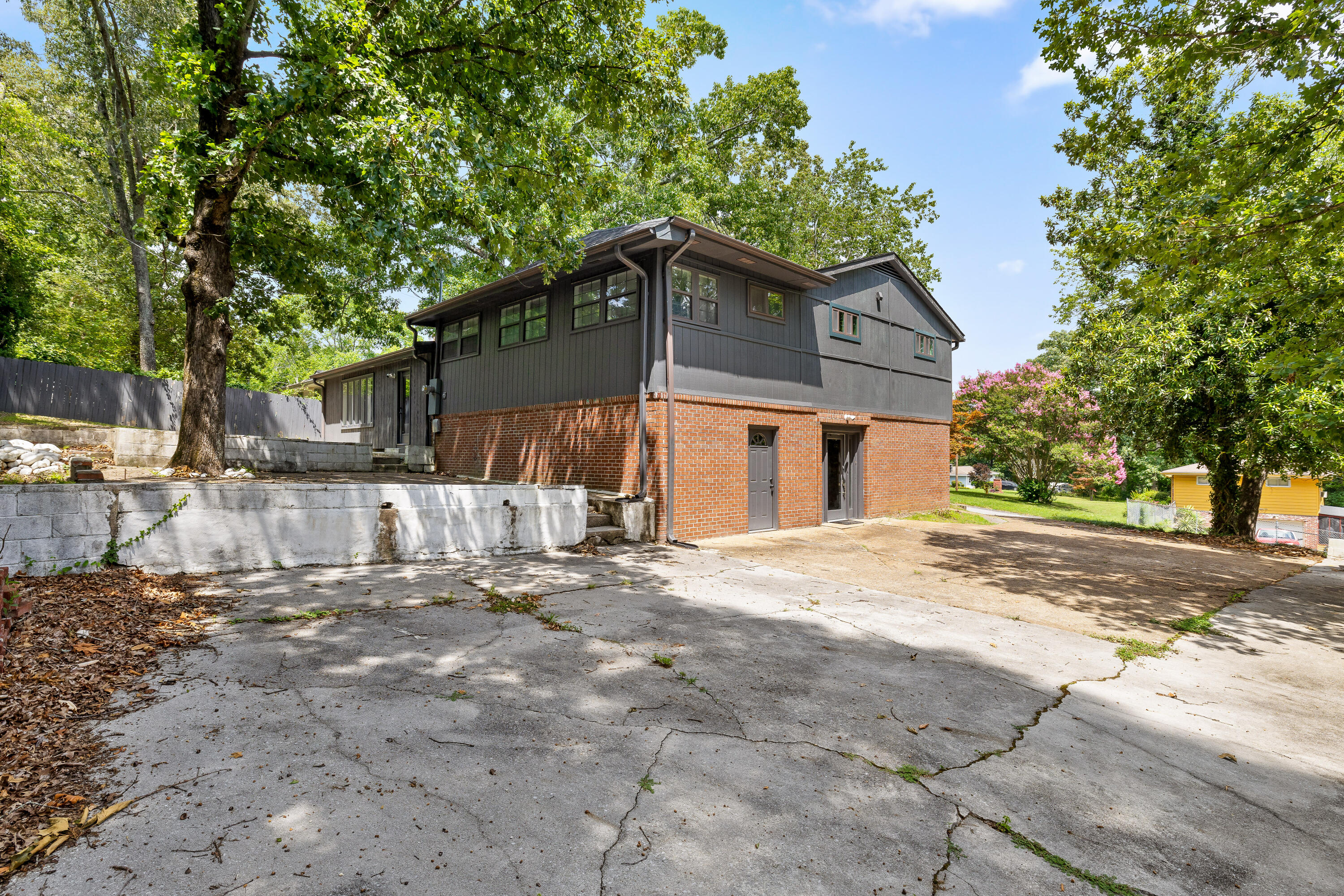 3805 Rollingwood Drive