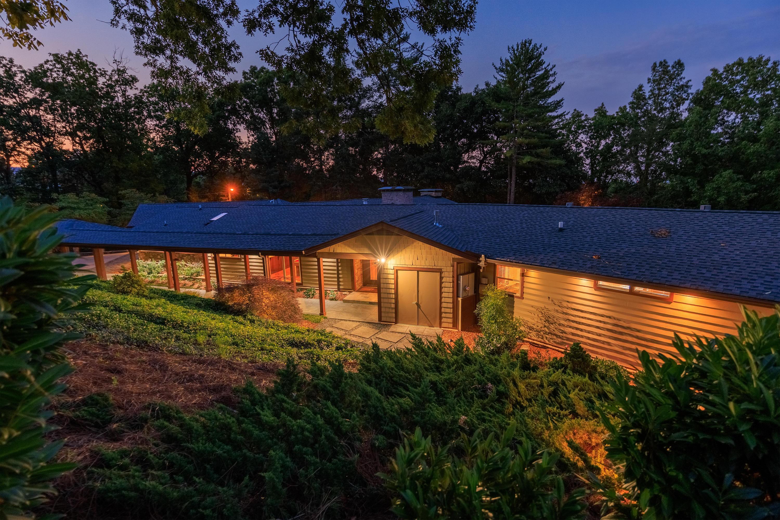 2909 Folts Circle