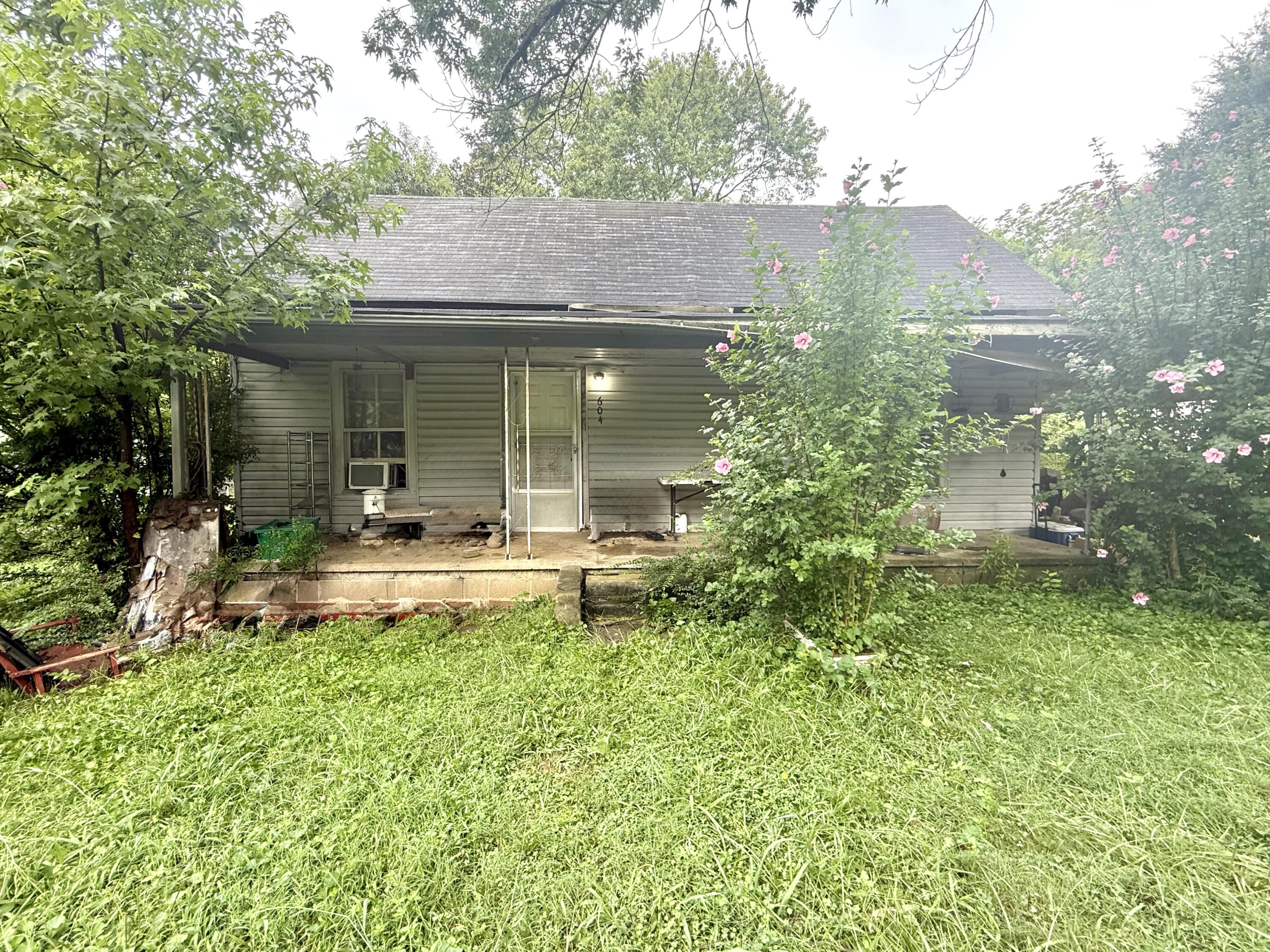 604 Magnolia Street, LaFayette