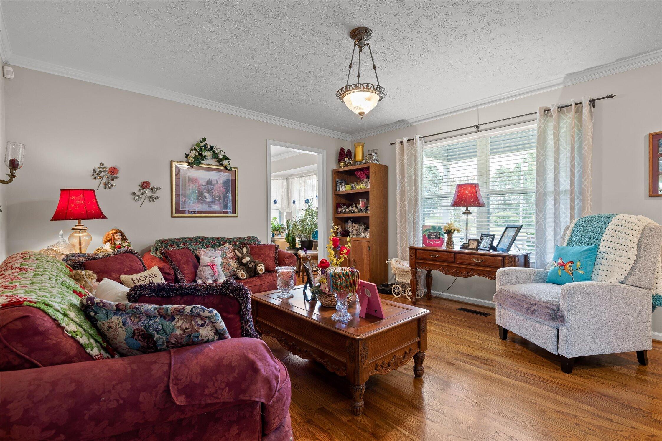 44 Creekside Drive