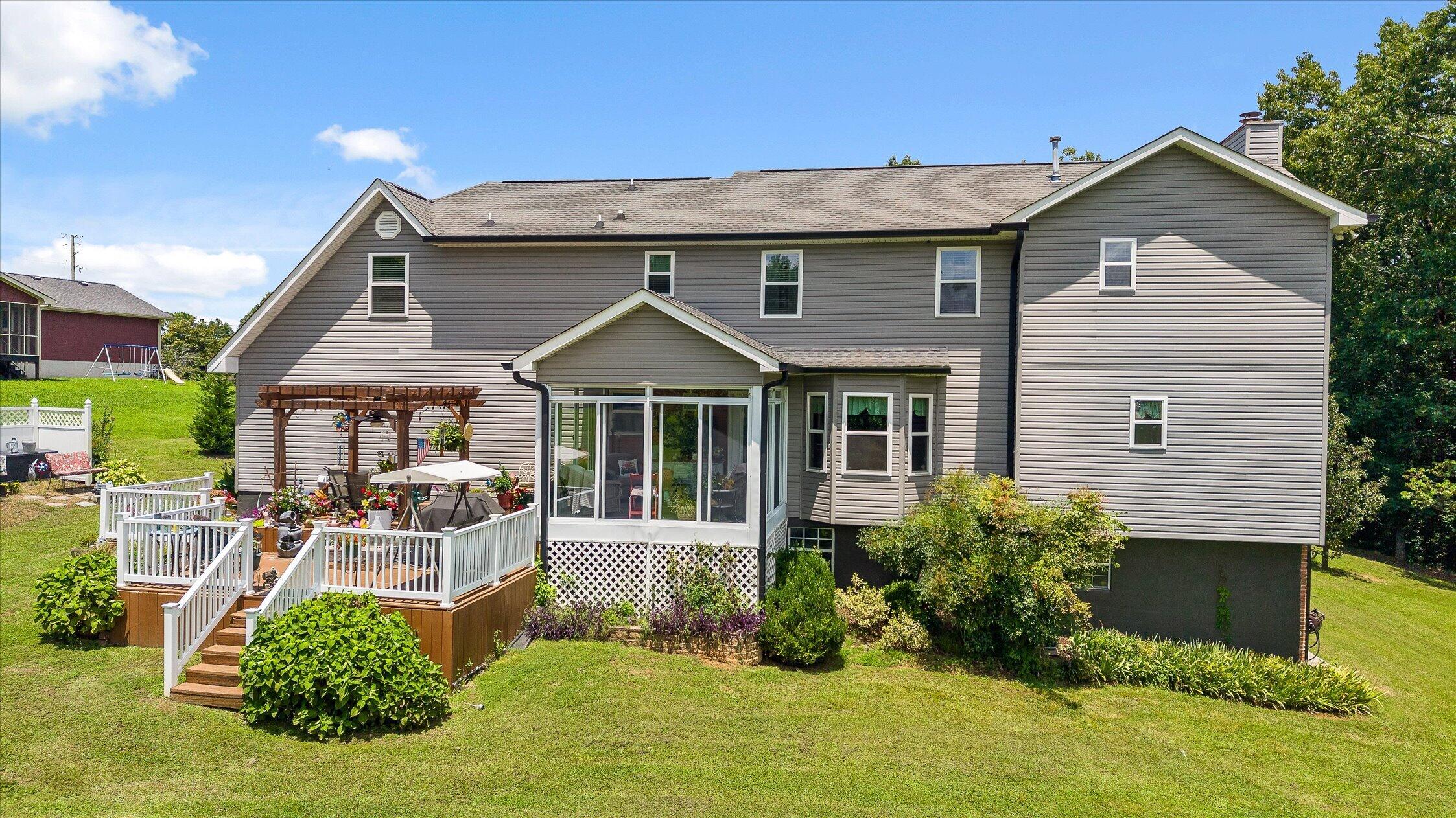44 Creekside Drive