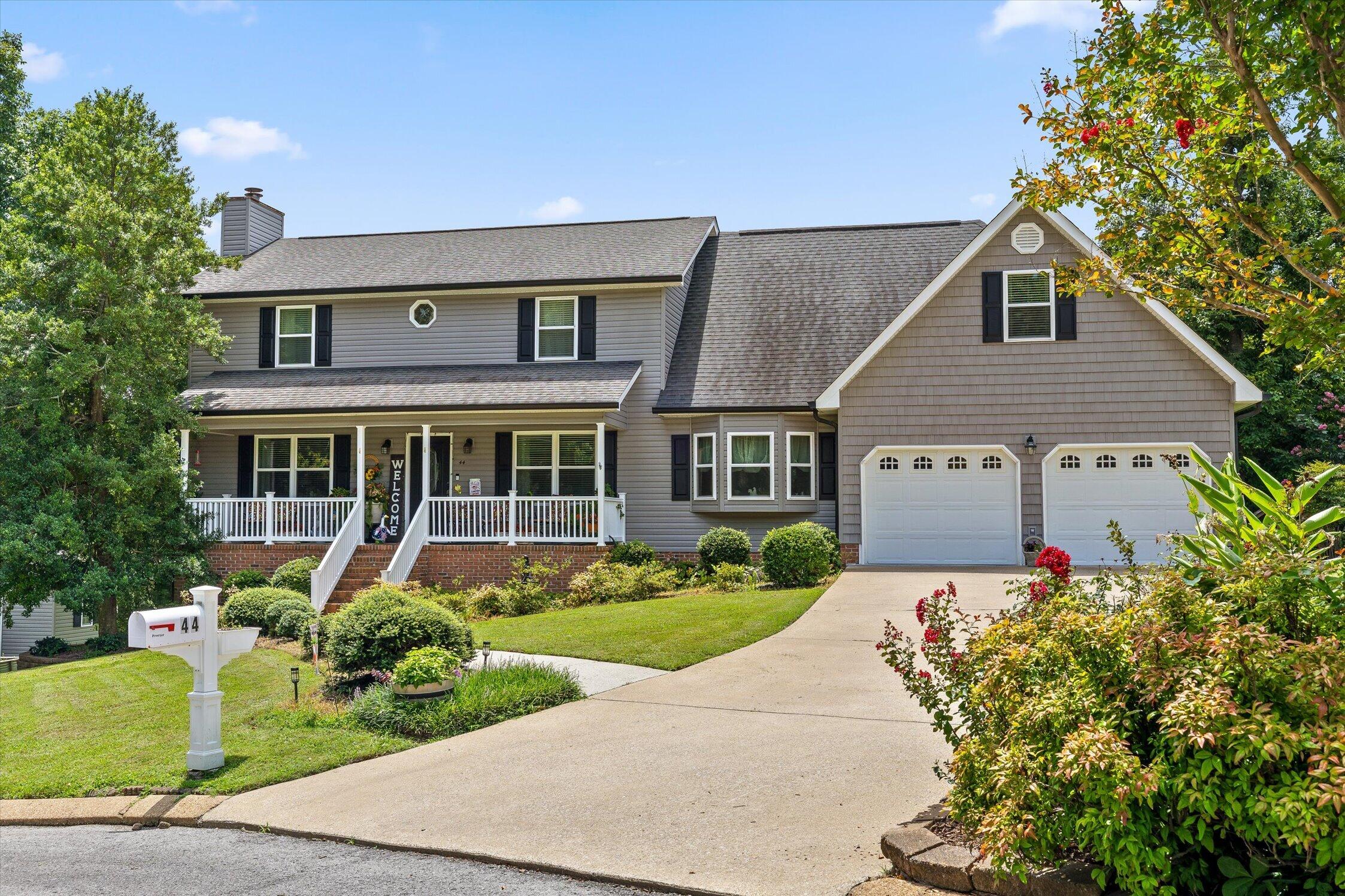 44 Creekside Drive