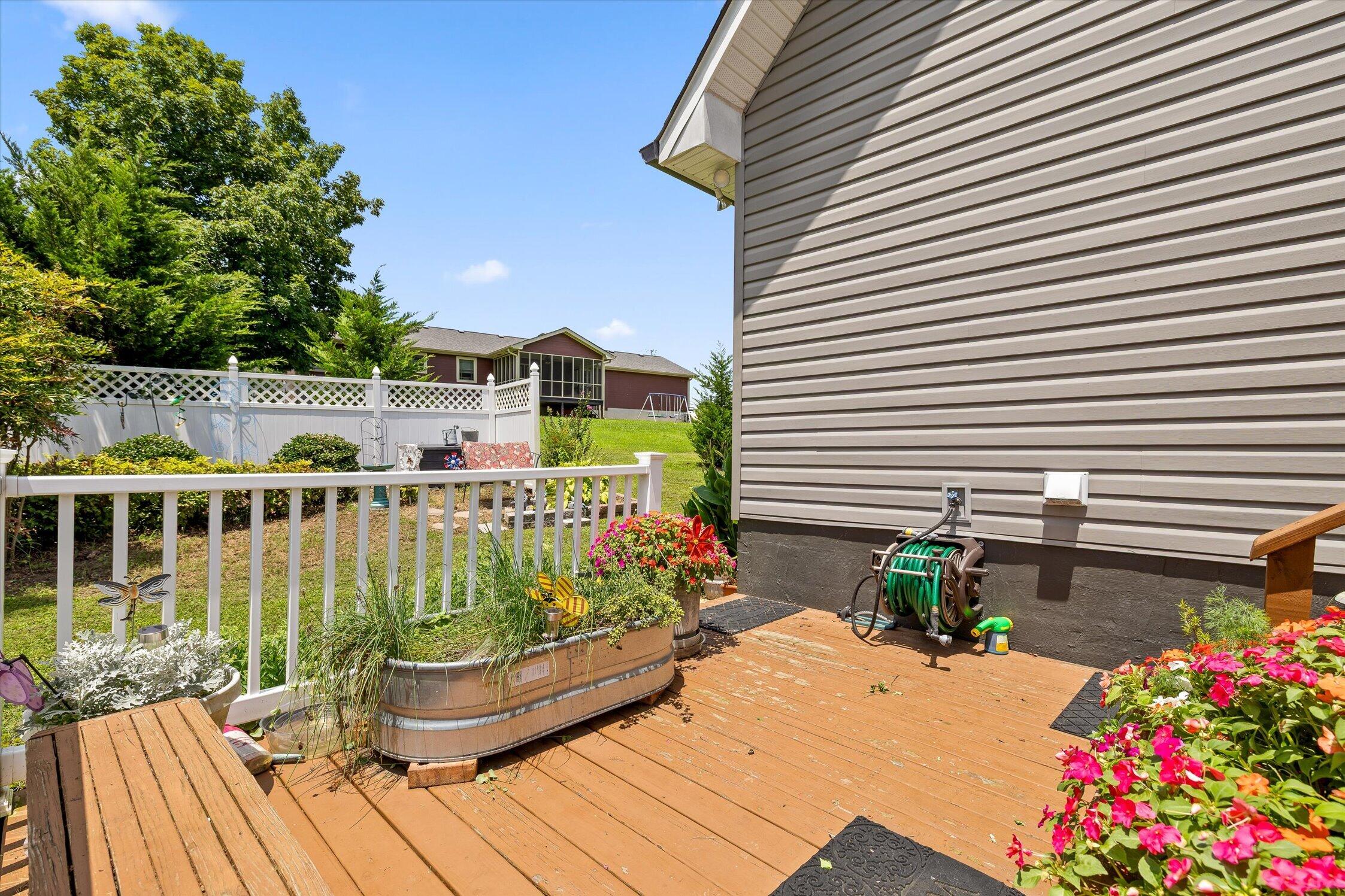 44 Creekside Drive