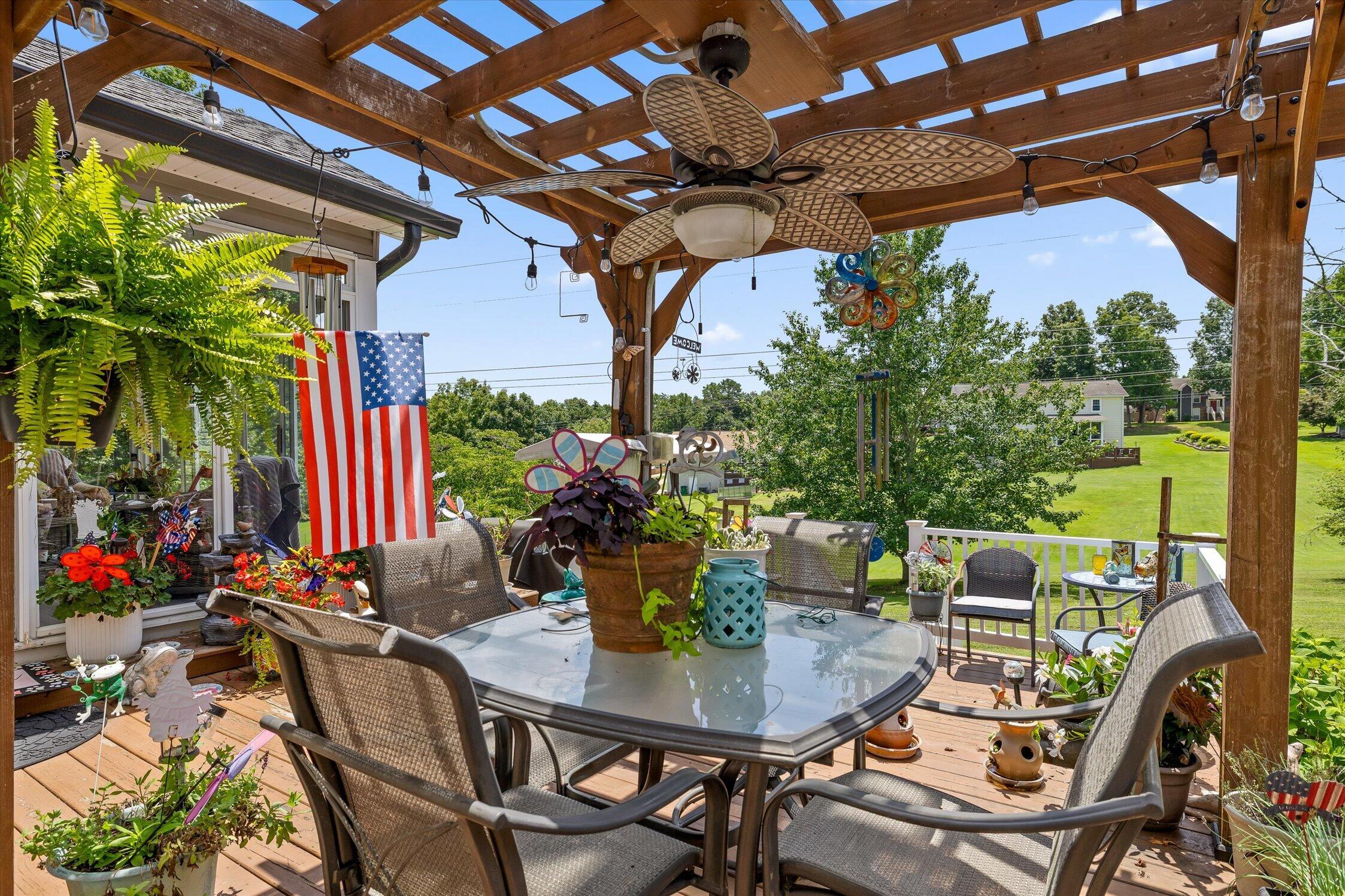 44 Creekside Drive