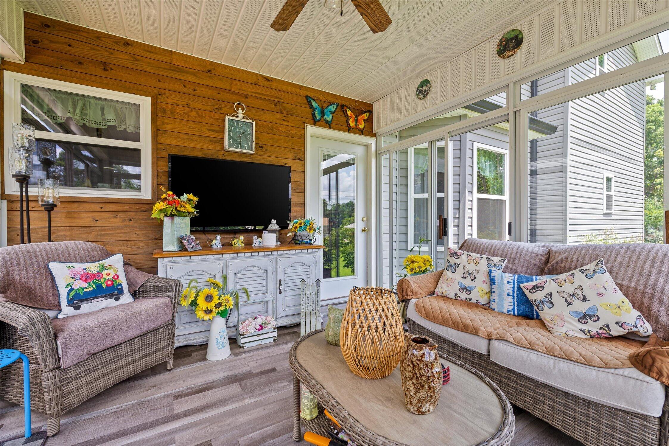 44 Creekside Drive