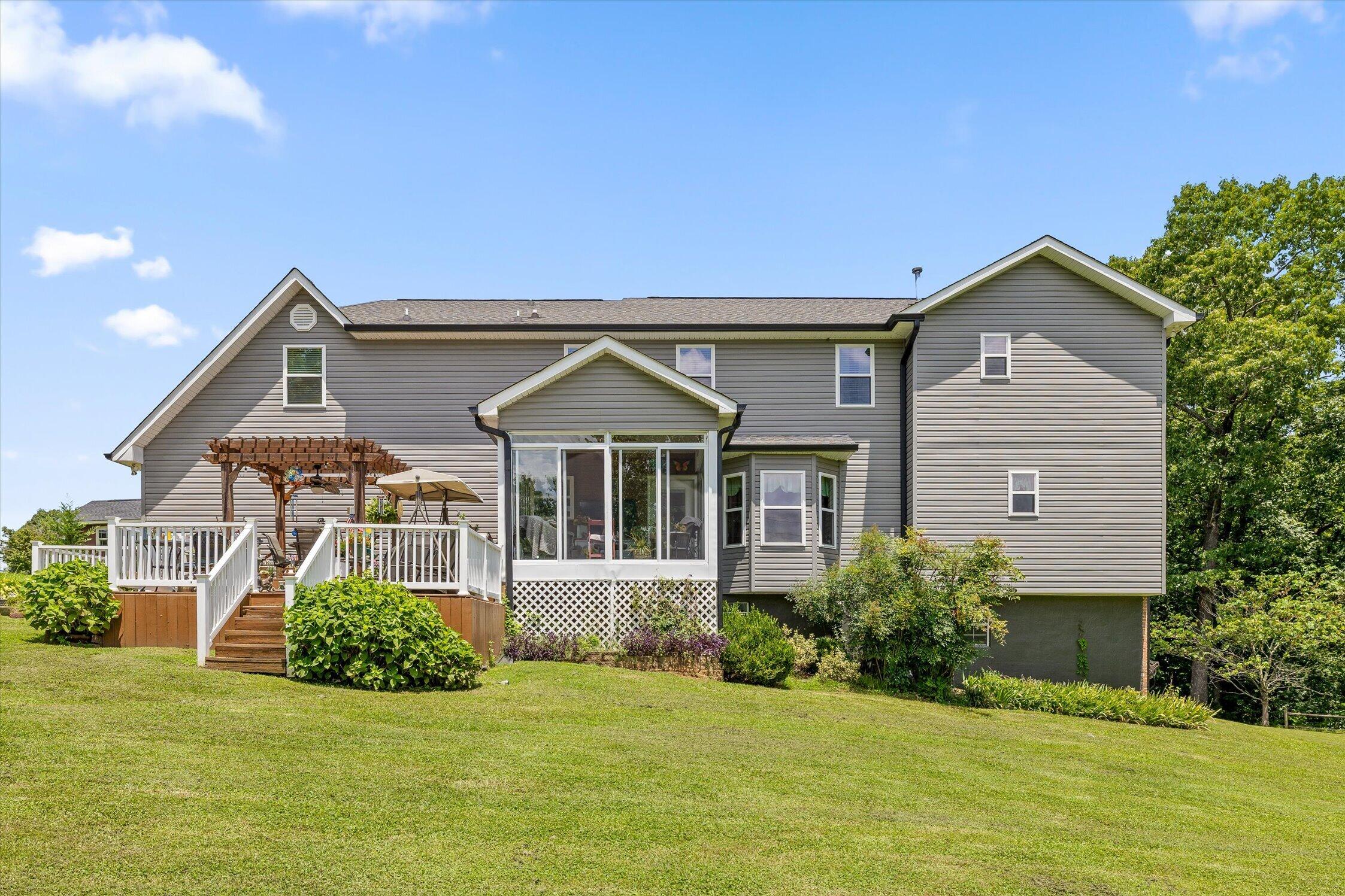 44 Creekside Drive