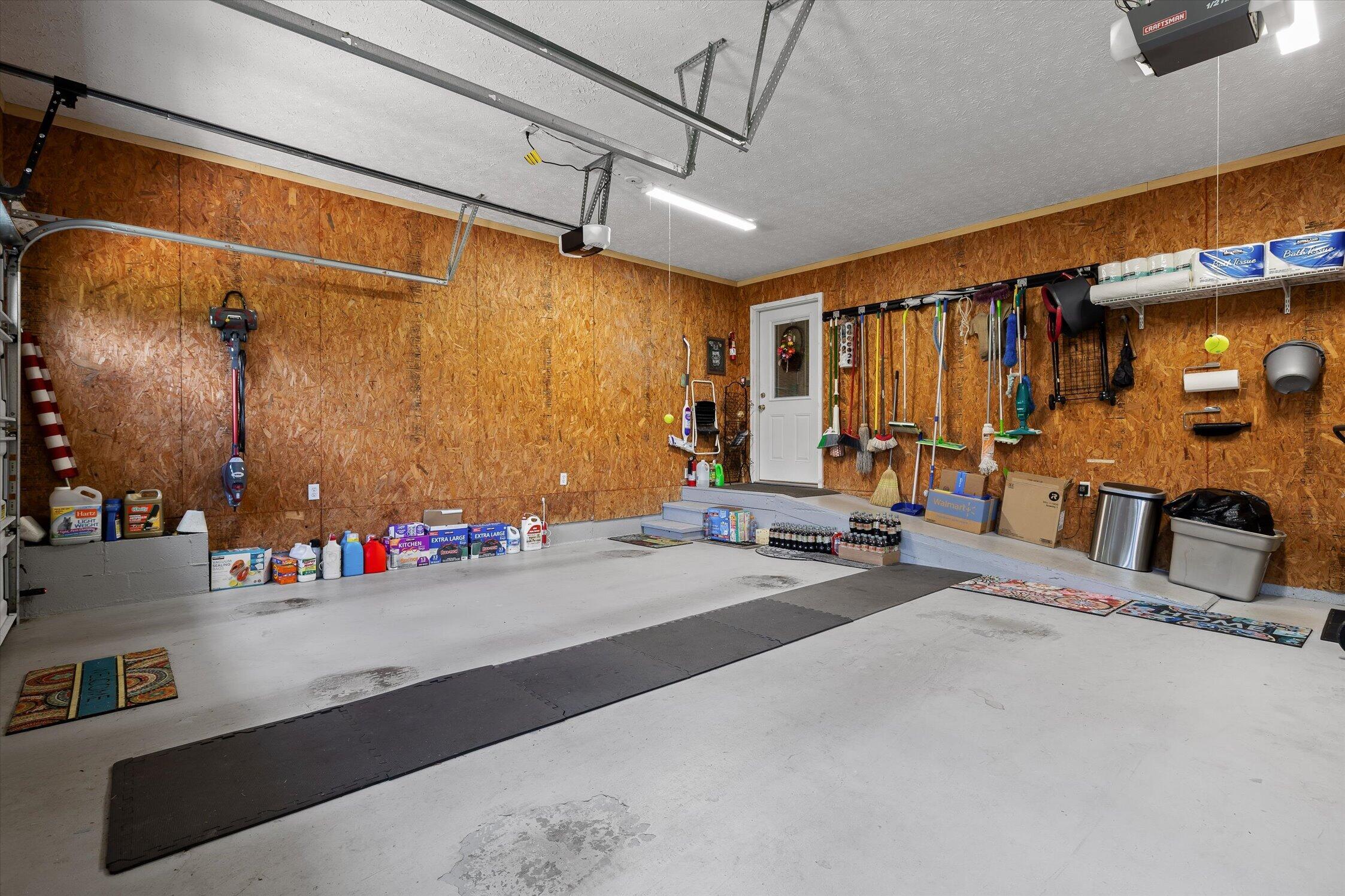 44 Creekside Drive