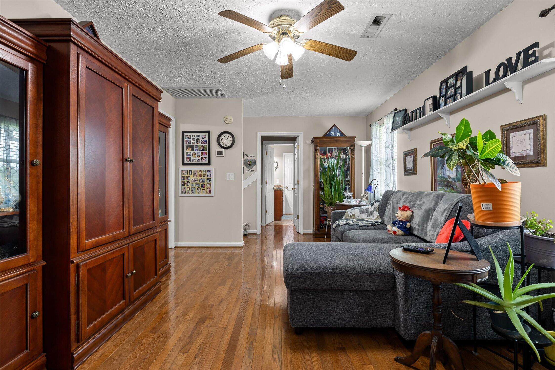 44 Creekside Drive