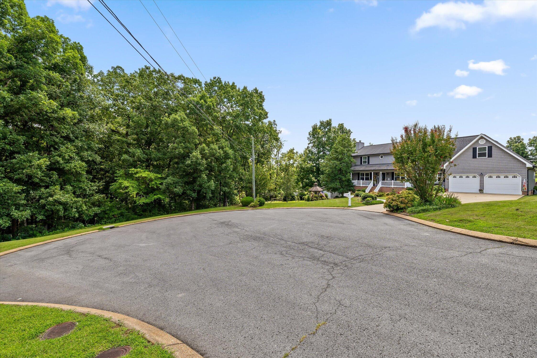 44 Creekside Drive