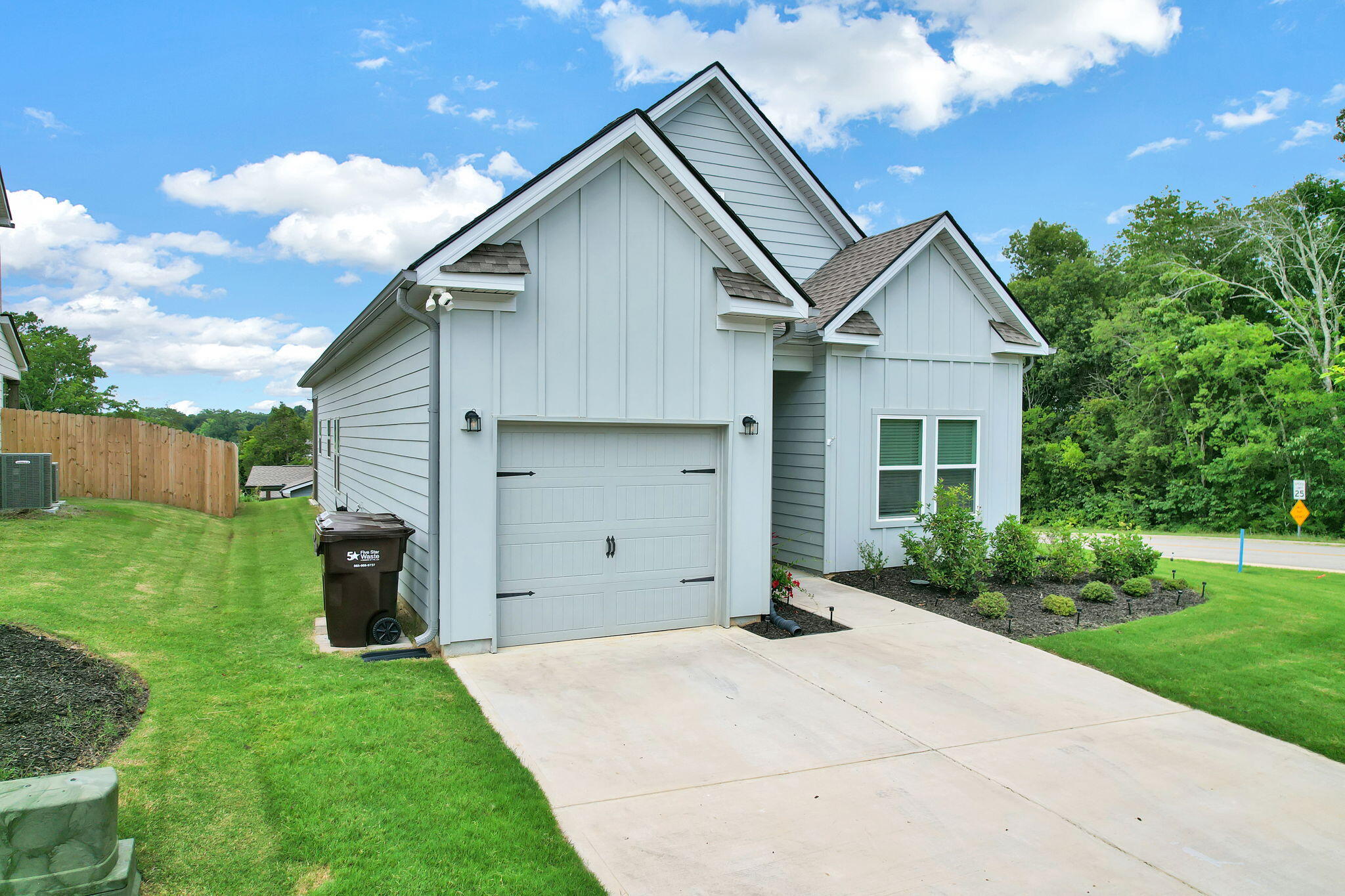 7593 Snow Line Lane