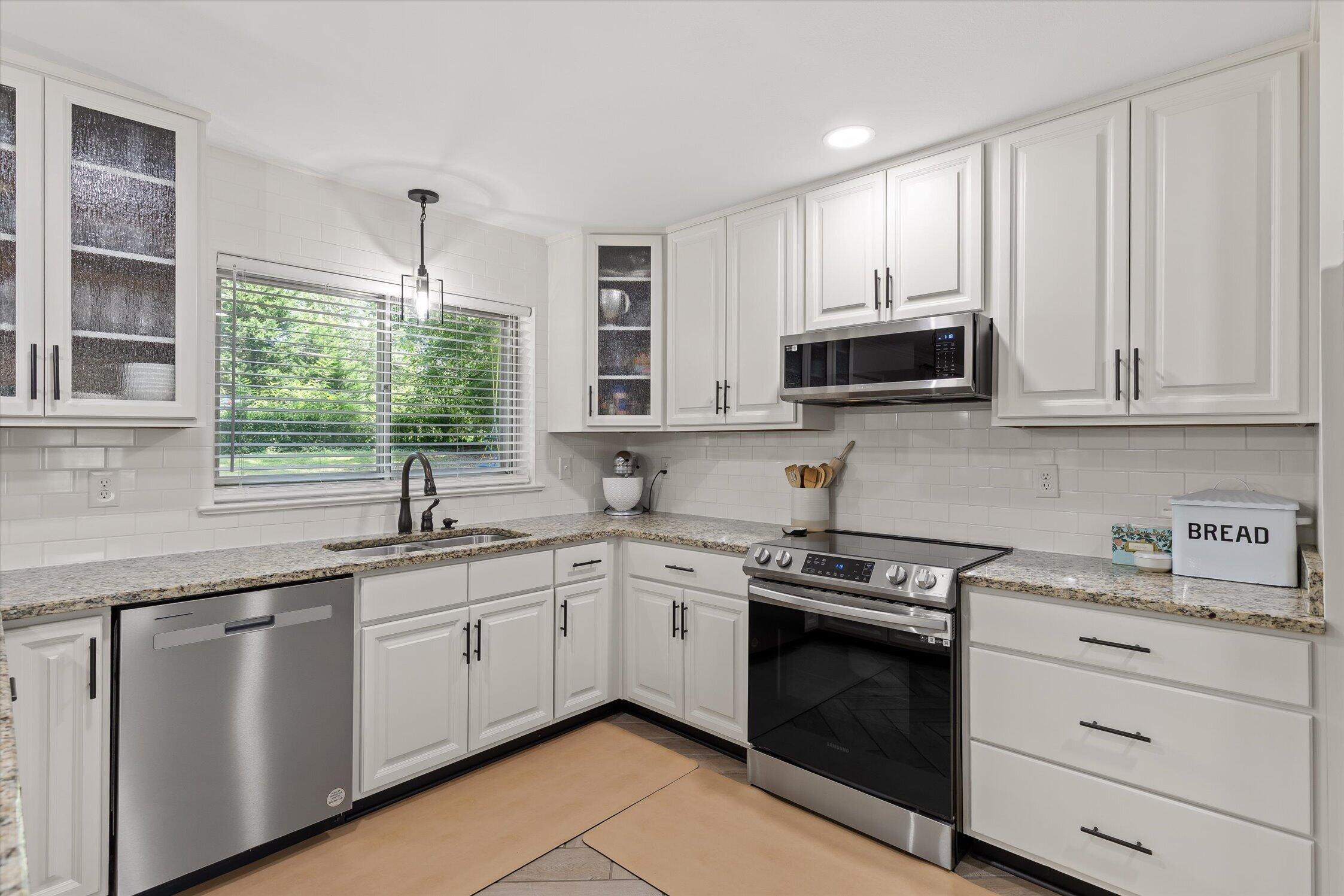 6929 Hickory View Lane