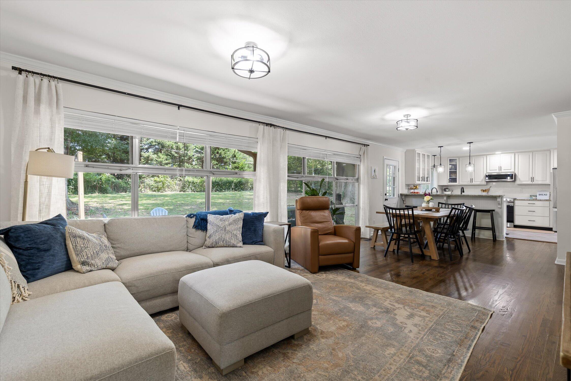 6929 Hickory View Lane